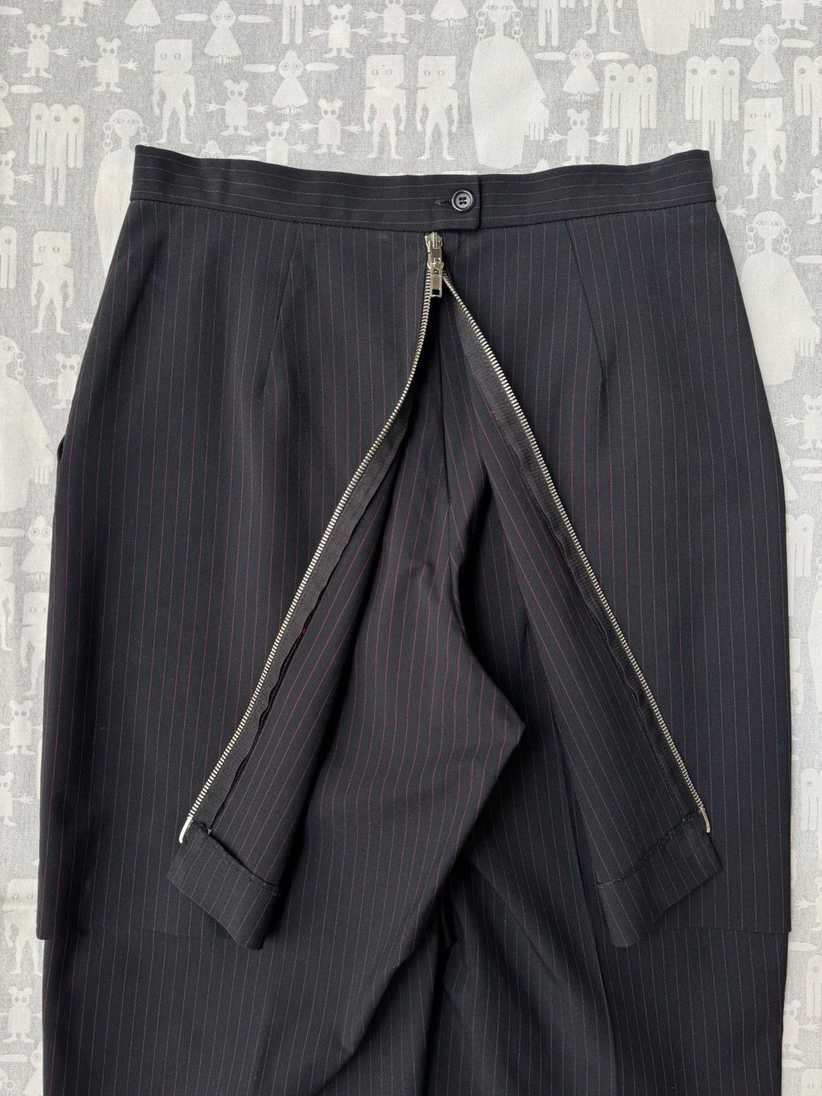 Alexander McQueen Alexander McQueen AW98 Skirt-Pants Pinstripe Joan Trousers Size 32" / US 10 / IT 46 - 5 Thumbnail