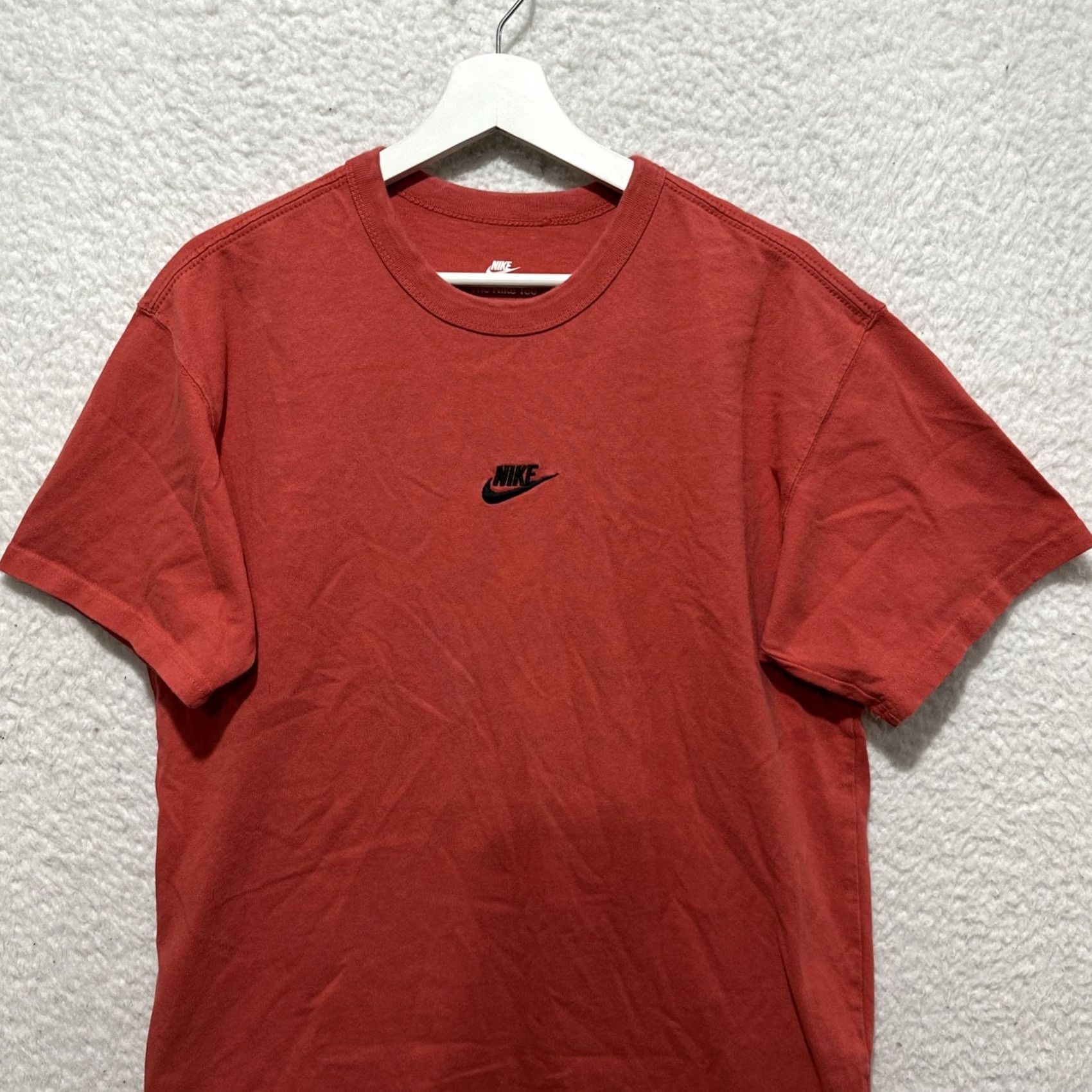 Nike Nike Sportswear Premium Essential T-Shirt Men S Red Logo Shirt Size US S / EU 44-46 / 1 - 4 Thumbnail