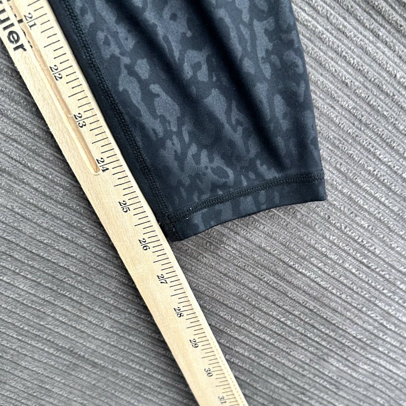 Sweaty Betty Sweaty Betty Leggings Women Small Black Leopard Print All Day Full Length Athletic Slim Inseam 26 in Pockets Size 28" / US 6 / IT 42 - 6 Thumbnail