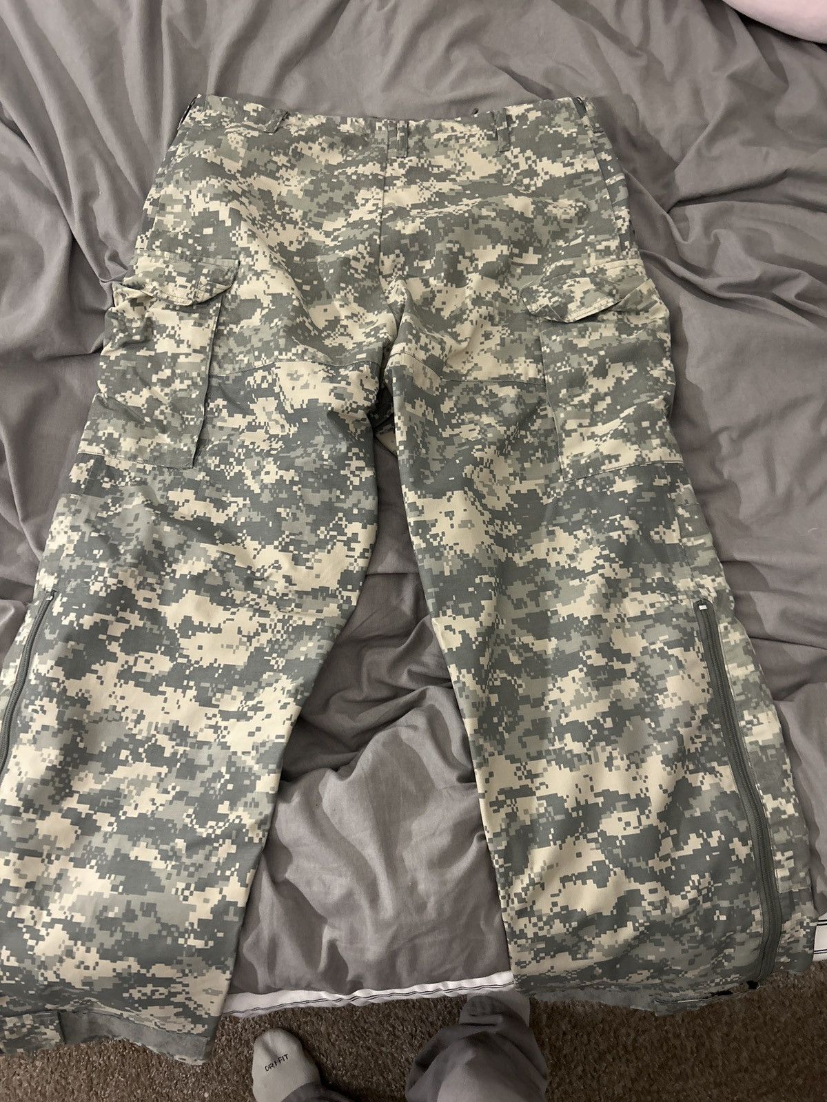 Other Vintage Nylon Camo Pants Size US 34 / EU 50 - 1 Thumbnail