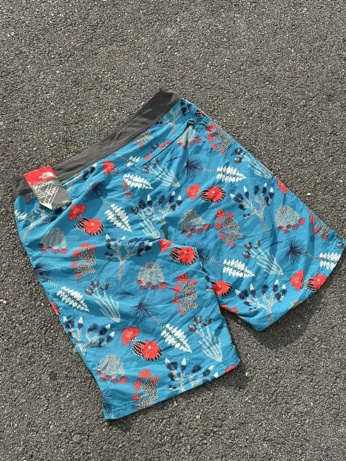 The North Face The North Face Men's Class V board shorts. Size US 34 / EU 50 - 7 Thumbnail