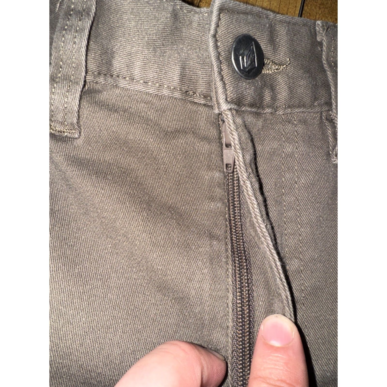 Volcom Volcom Men’s Chino Shorts Brown Size 28x12 Skate Surf Casual Pre-Owned Size US 28 / EU 44 - 2 Thumbnail