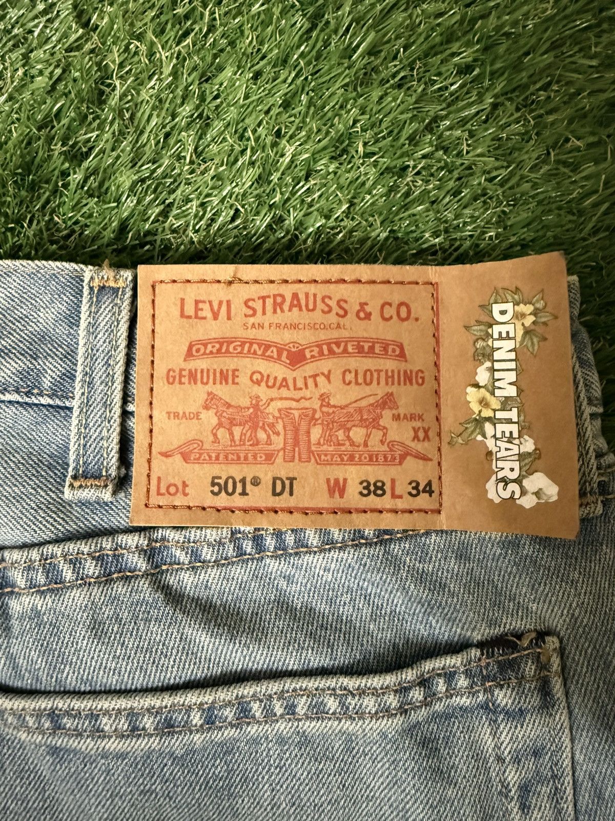 DENIM TEARS Denim Tears x Offset 501 Jeans Light Wash Size US 38 / EU 54 - 3 Thumbnail
