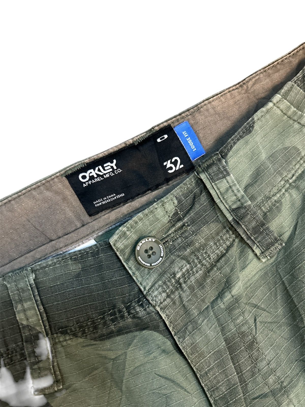 Oakley 💥VINTAGE Oakley Ripstop Camo Cargo Shorts Size US 32 / EU 48 - 3 Thumbnail