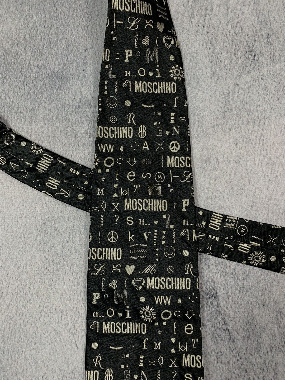 Designer × Moschino × Vintage Vintage 90s Moschino monogrammed silk tie Size ONE SIZE - 1 Thumbnail