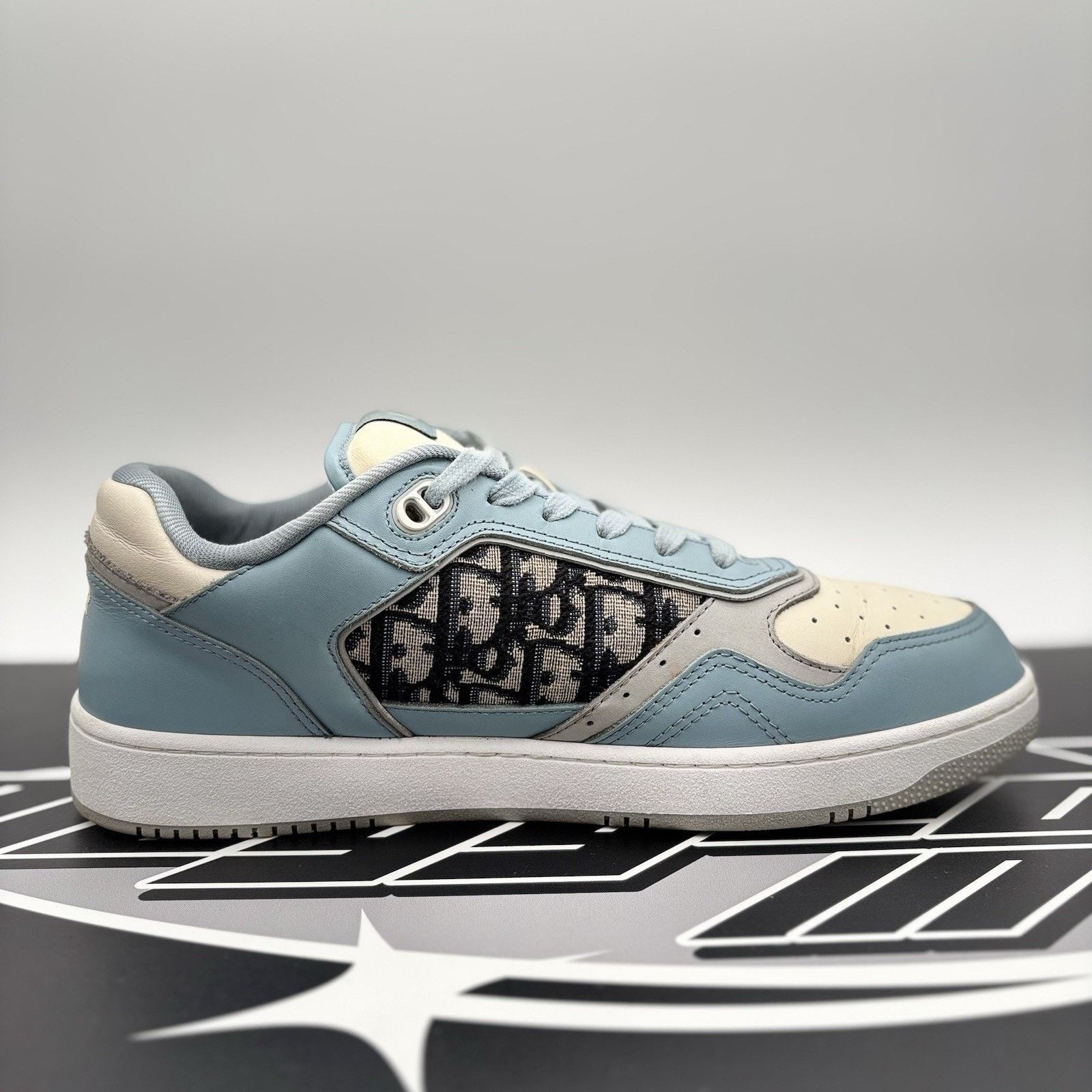 Dior Dior B27 Low Dior ' Light Blue ' | GOOD CONDITION! Size US 10 / EU 43 - 13 Thumbnail