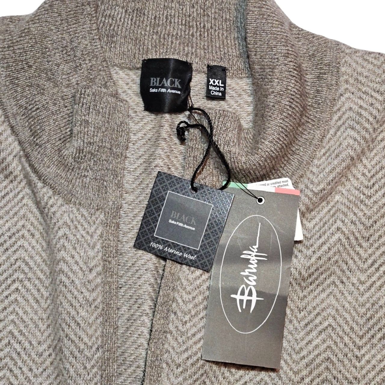 Saks Fifth Avenue VINTAGE Saks Fifth Avenue Herringbone Sweater Mens 2XL Tan Gray 100% Merino Wool NWT Size US XXL / EU 58 / 5 - 7 Thumbnail