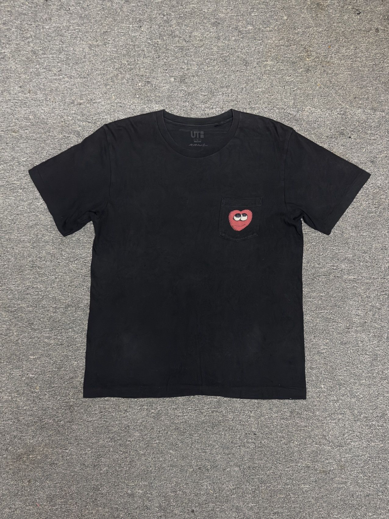 Kaws × Uniqlo Uniqlo x Kaws T-shirt Size US L / EU 52-54 / 3 - 1 Thumbnail
