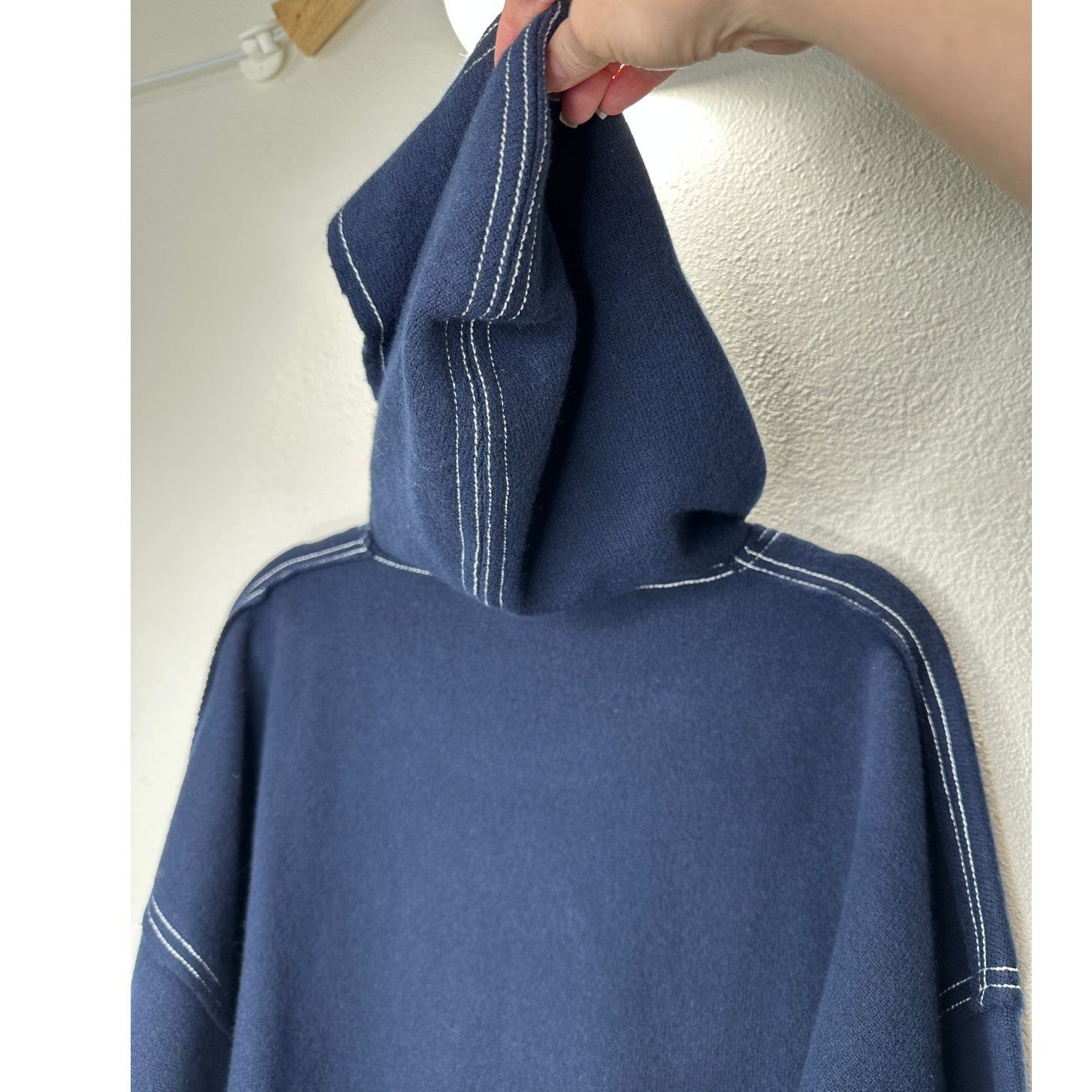 Elizabeth and James Elizabeth & James Navy White Stitch Long Sleeve Hood Sweater Size L / US 10 / IT 46 - 13 Thumbnail