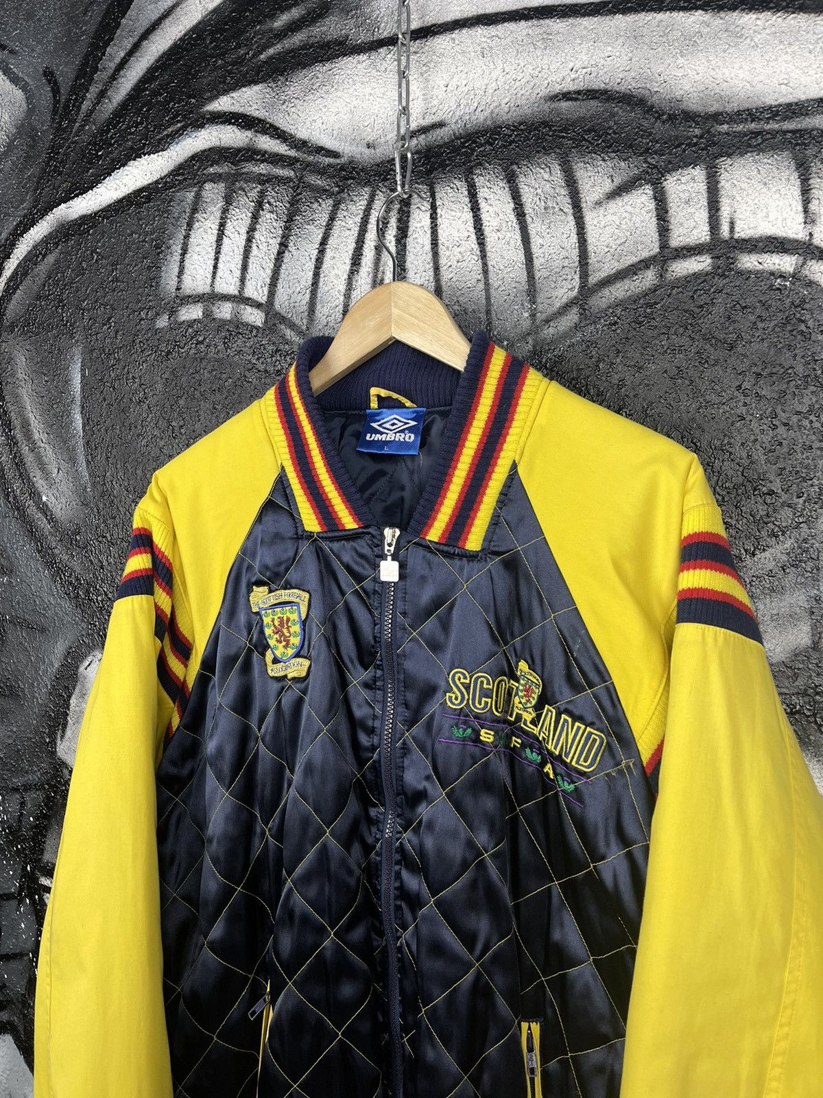 Umbro × Vintage Vintage Umbro FC Scotland 1994-96 Varsity Bomber Jacket Size US L / EU 52-54 / 3 - 5 Thumbnail