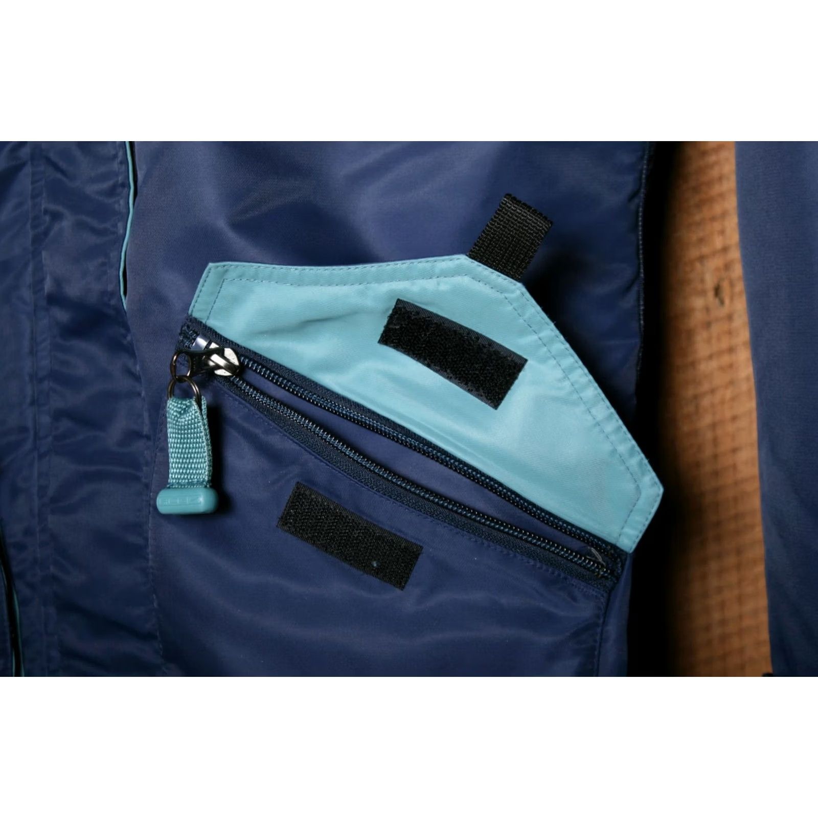 Nike ACG VINTAGE Nike ACG Outer Layer 3 Blue Nylon Windbreaker Rain Jacket Women's M Blue Windbreaker Nike ACG Jacket Womens M Size M / US 6-8 / IT 42-44 - 5 Thumbnail