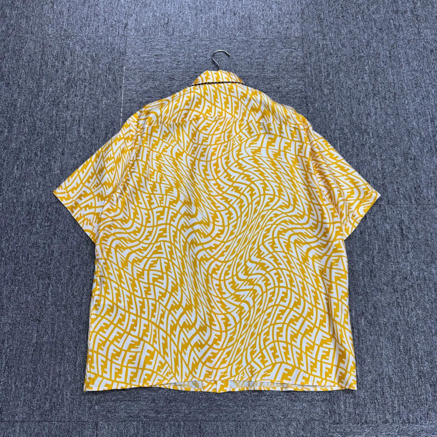 Fendi Fendi Twisted FF All Over Print Silk Short-Sleeve Shirt 41 Size US XS / EU 42 / 0 - 5 Thumbnail