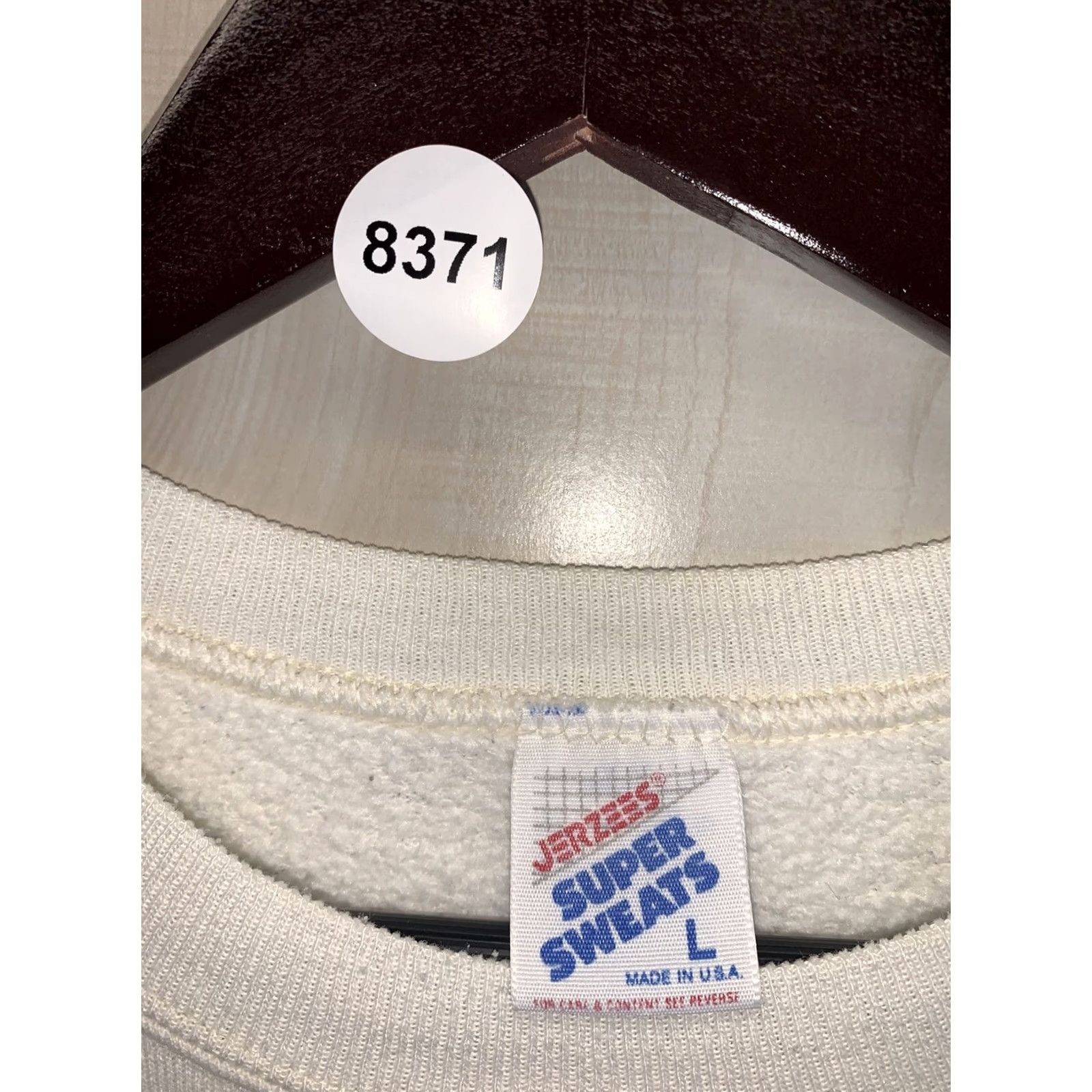 Jerzees VINTAGE Jerzees 1990s Chucks Crab Daddy Ocean City Maryland Mens Sweatshirt-L White Cotton Blend Size US L / EU 52-54 / 3 - 4 Thumbnail