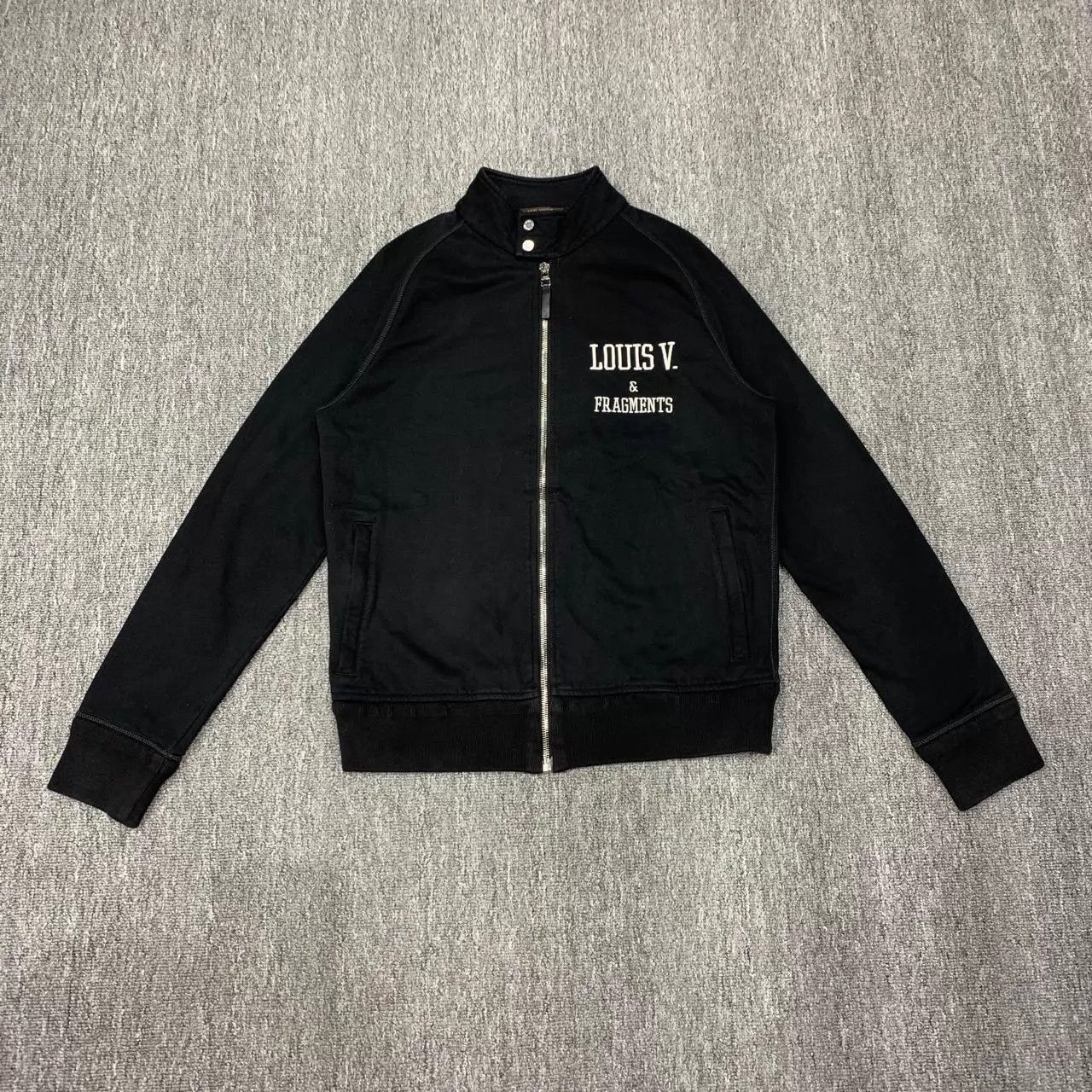 Louis Vuitton LV x Fragment Design Black Jacket S 95 New JZ756 Size US S / EU 44-46 / 1 - 1 Thumbnail