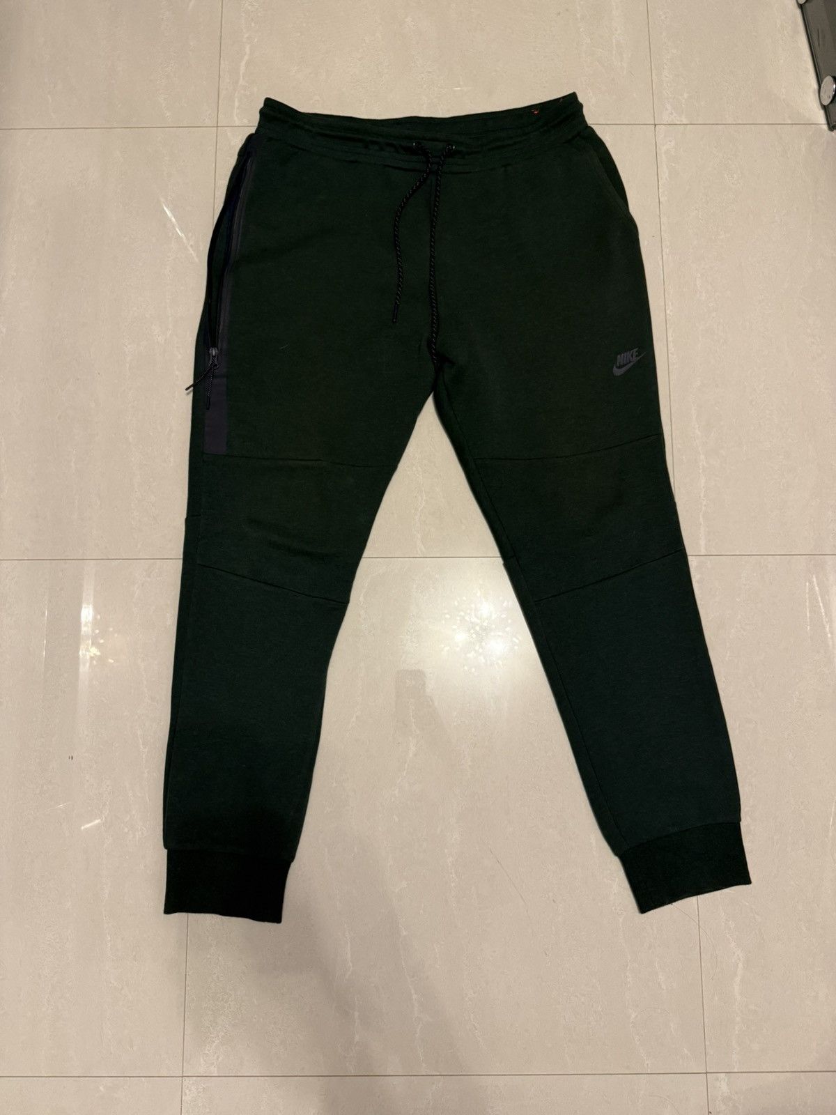 Nike Nike Tech Fleece Sweatpants Size US 36 / EU 52 - 2 Thumbnail