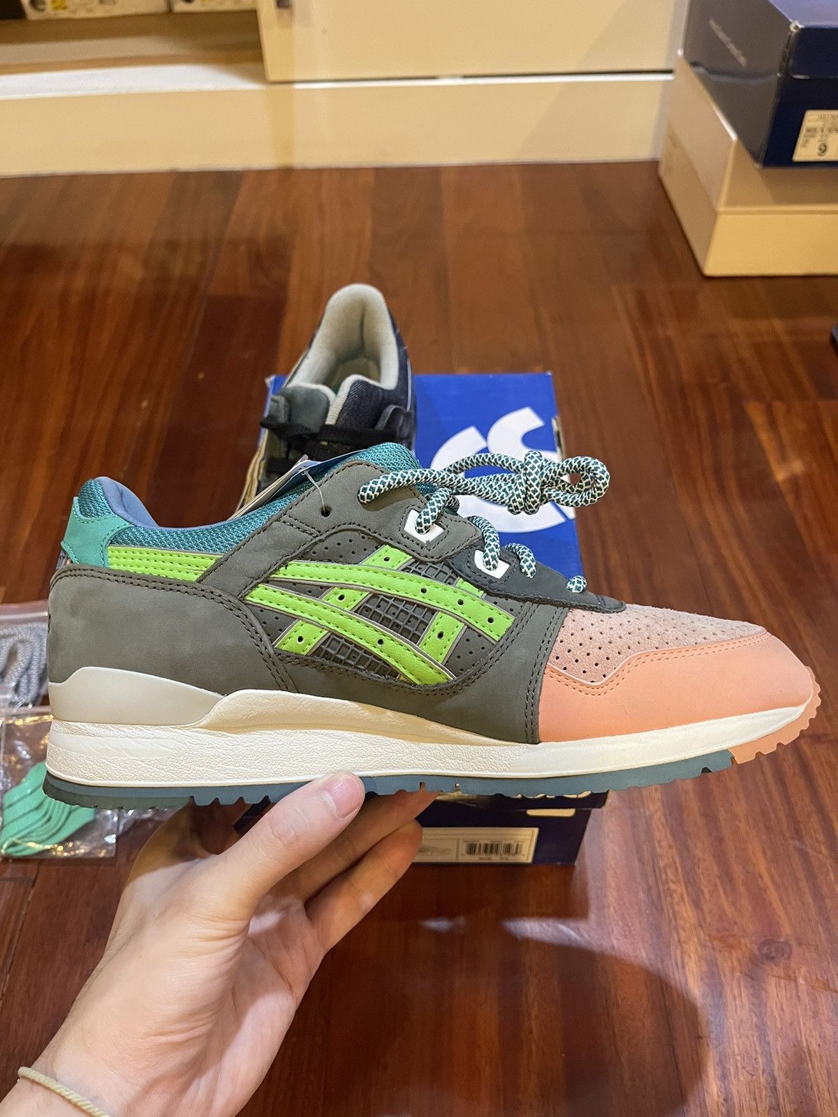 Asics × Kith × Ronnie Fieg New!!! Ronnie Fieg (Kith Founder)x ASICS Gel Lyte 3 Size US 9.5 / EU 42-43 - 11 Thumbnail