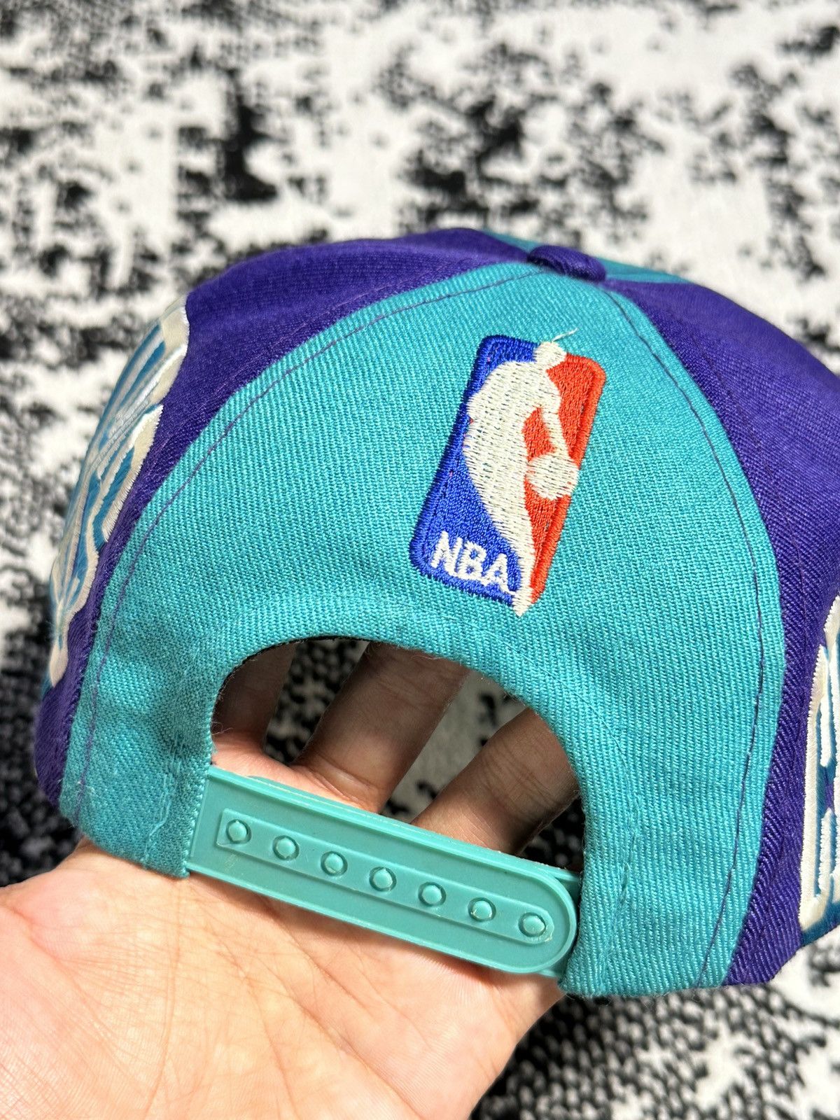 Vintage Vintage Charlotte Hornets 90s Colombian Hat Moster Logo Size ONE SIZE - 6 Thumbnail