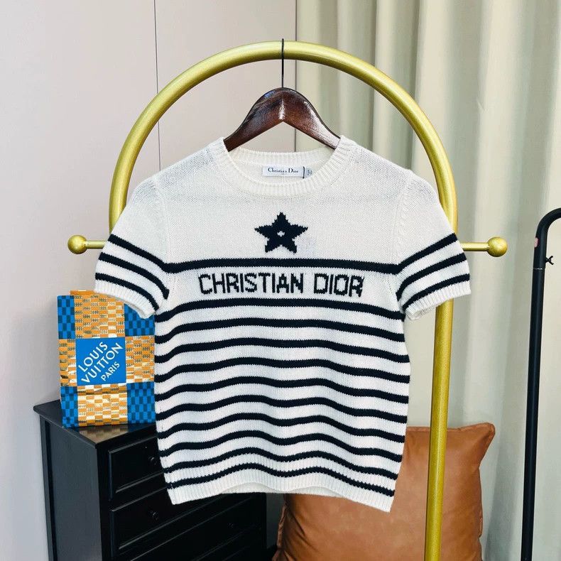 Dior Dior New white lucky star knitted short sleeves Size XS / US 0-2 / IT 36-38 - 1 Thumbnail