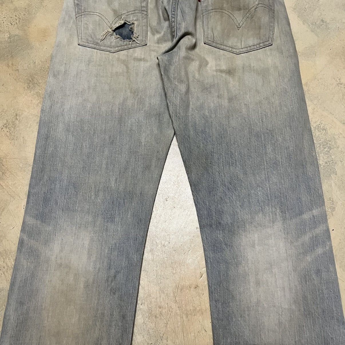 Levi's Vintage Levi’s lot 501 distressed jeans Size US 29 - 17 Thumbnail