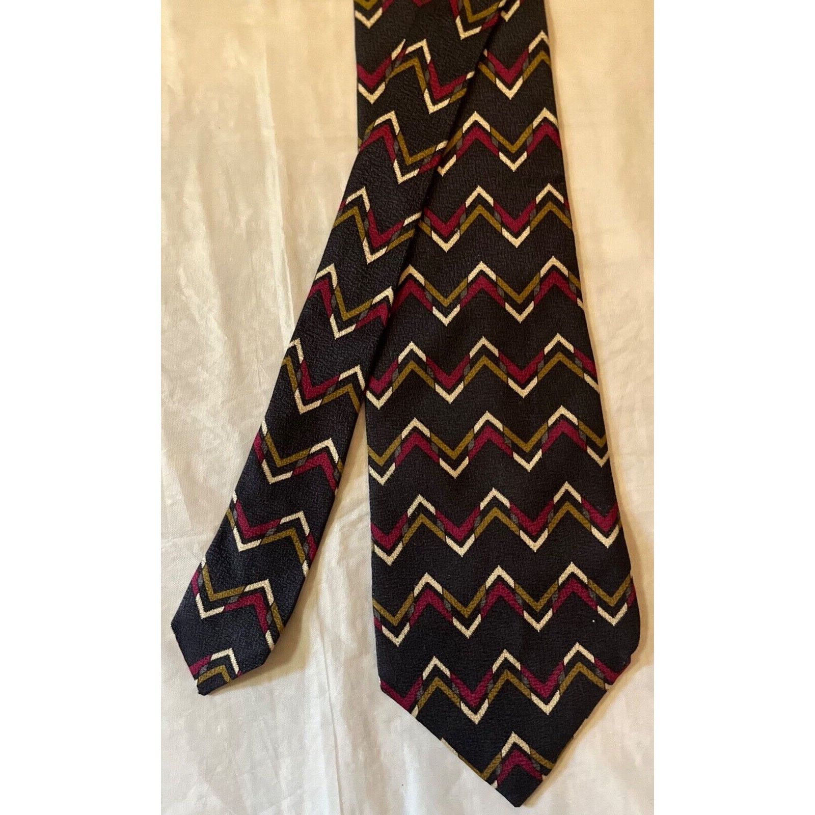 Countess Mara Silk Tie - Countess Mara - Vintage Necktie ~ Size ONE SIZE - 4 Thumbnail