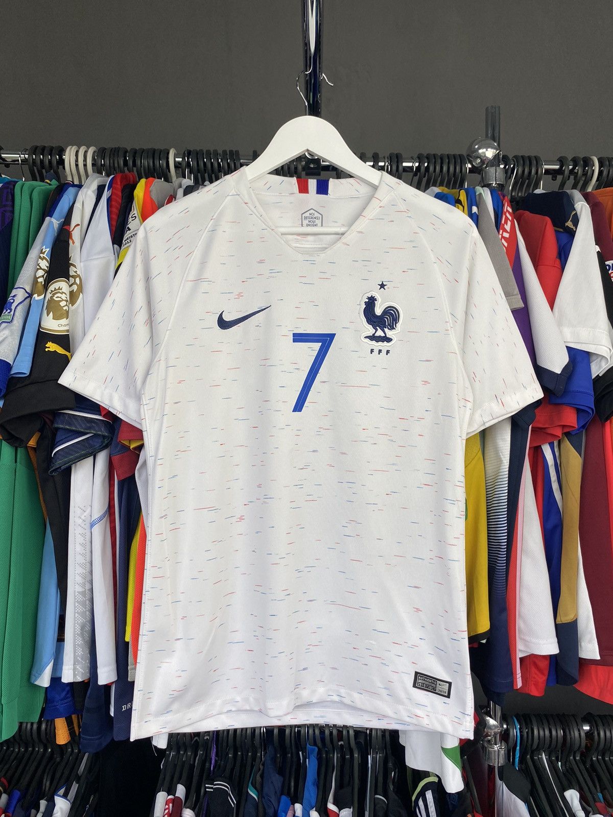 Nike 2018/19 NIKE FRANCE #7 GRIEZMANN AWAY SOCCER FOOTBALL JERSEY Size US S / EU 44-46 / 1 - 1 Thumbnail