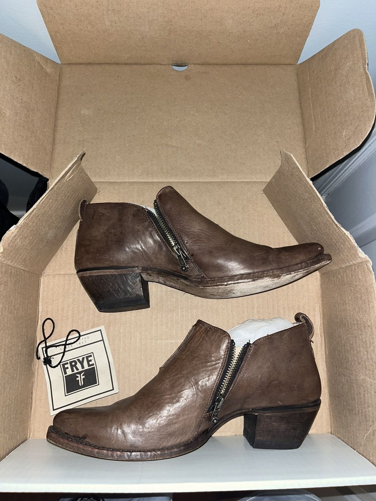 Frye Womens FRYE Sacha Moto Shootie Size US 9.5 / IT 39.5 - 4 Thumbnail