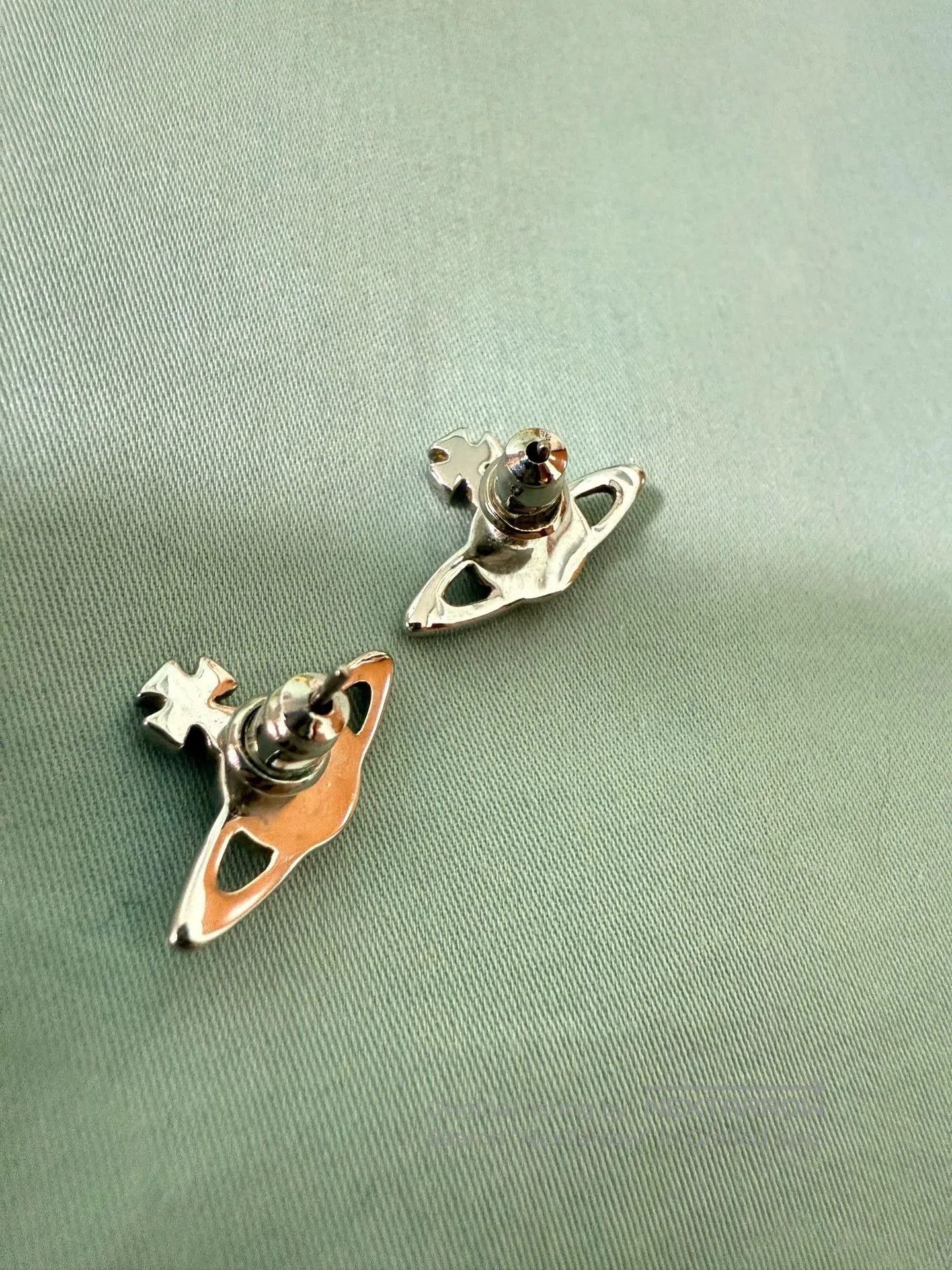 Vintage vintage silver saturn earrings. Size ONE SIZE - 2 Thumbnail