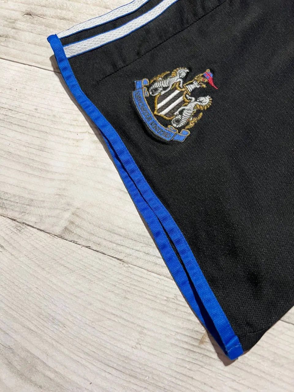 Adidas Vintage Adidas New Castle United 1999 2001 Home Shorts Size US 32 / EU 48 - 2 Thumbnail