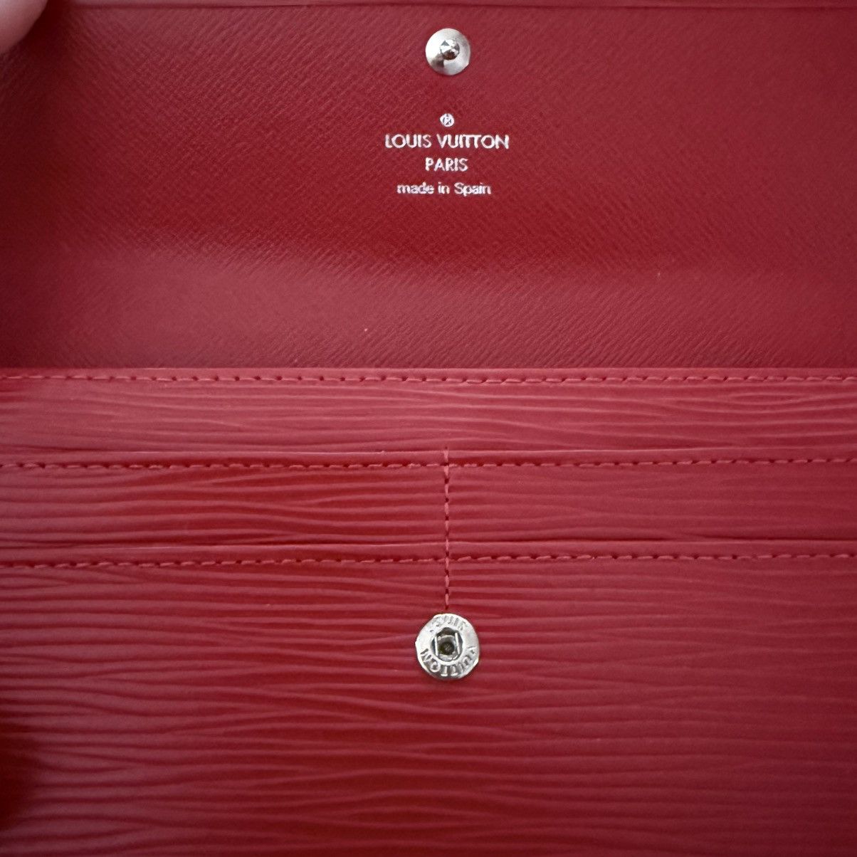Louis Vuitton Louis Vuitton Epi Rouge / Red Sarah Textured Leather Wallet Size ONE SIZE - 13 Thumbnail