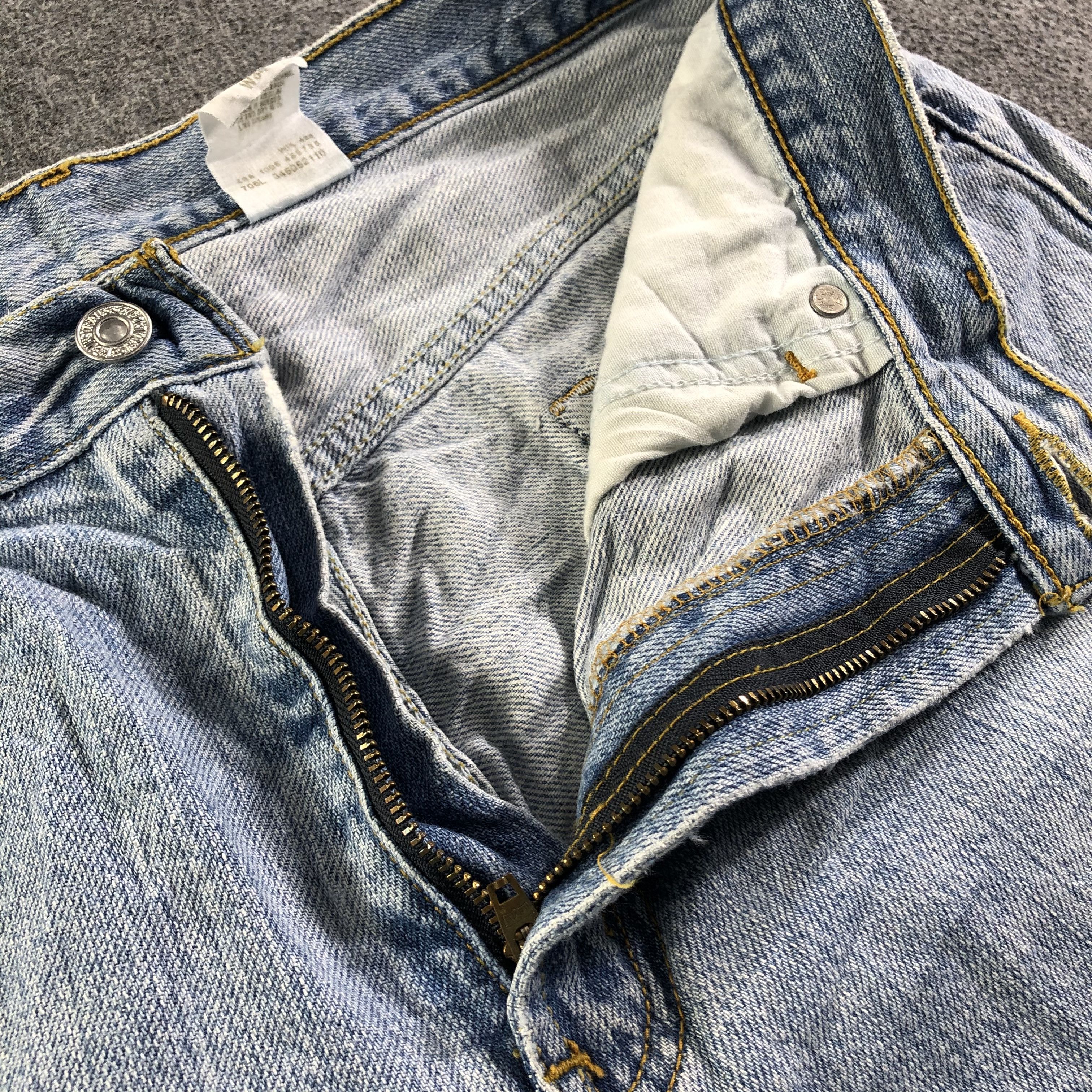 Levi's × Vintage Vintage 90s Light Wash Levis 505 Jeans-J4099 Size US 32 / EU 48 - 3 Thumbnail