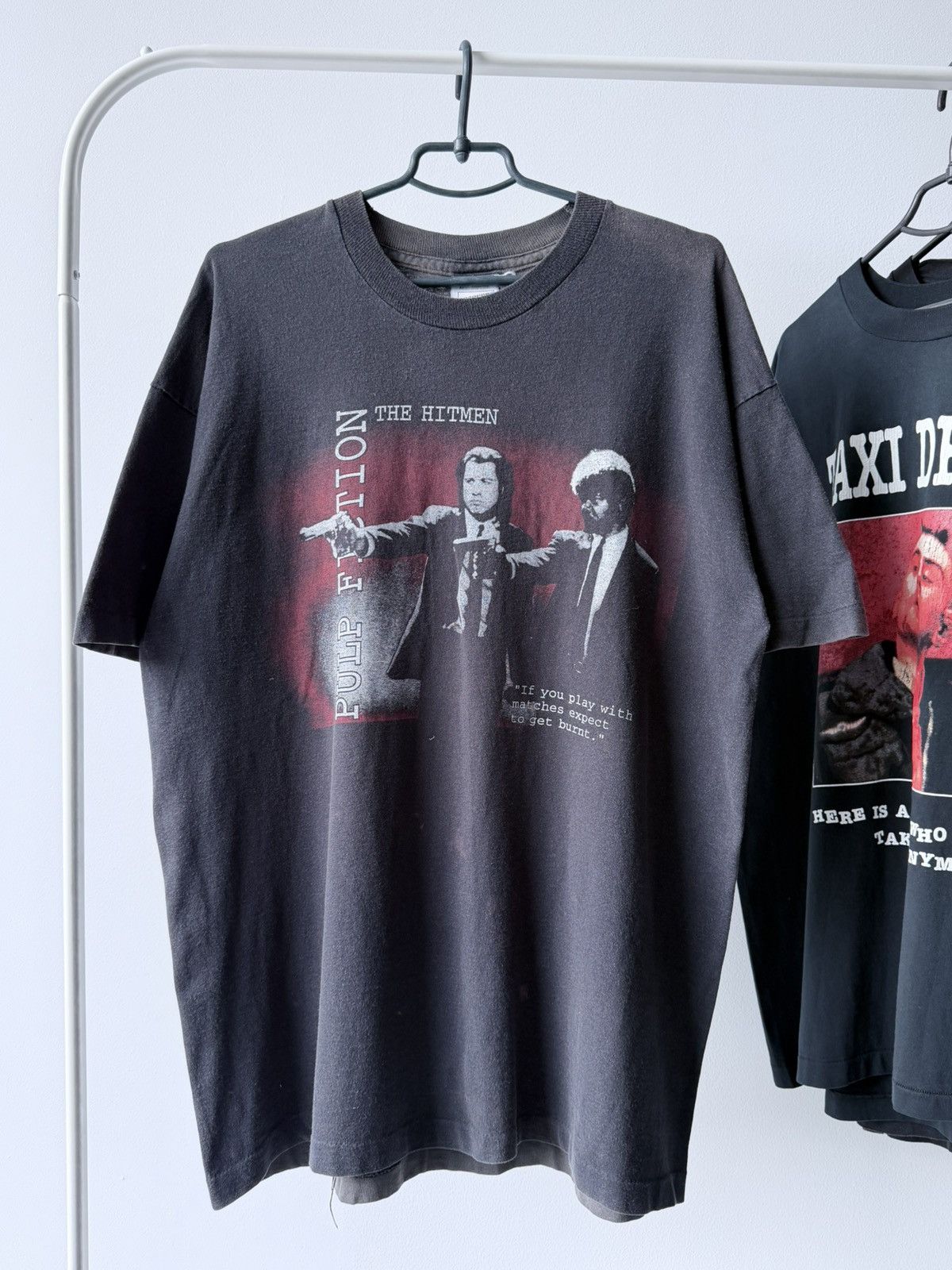 Vintage Vintage 90s Pulp Fiction Movie Film T-Shirt Tee Size US XL / EU 56 / 4 - 1 Thumbnail