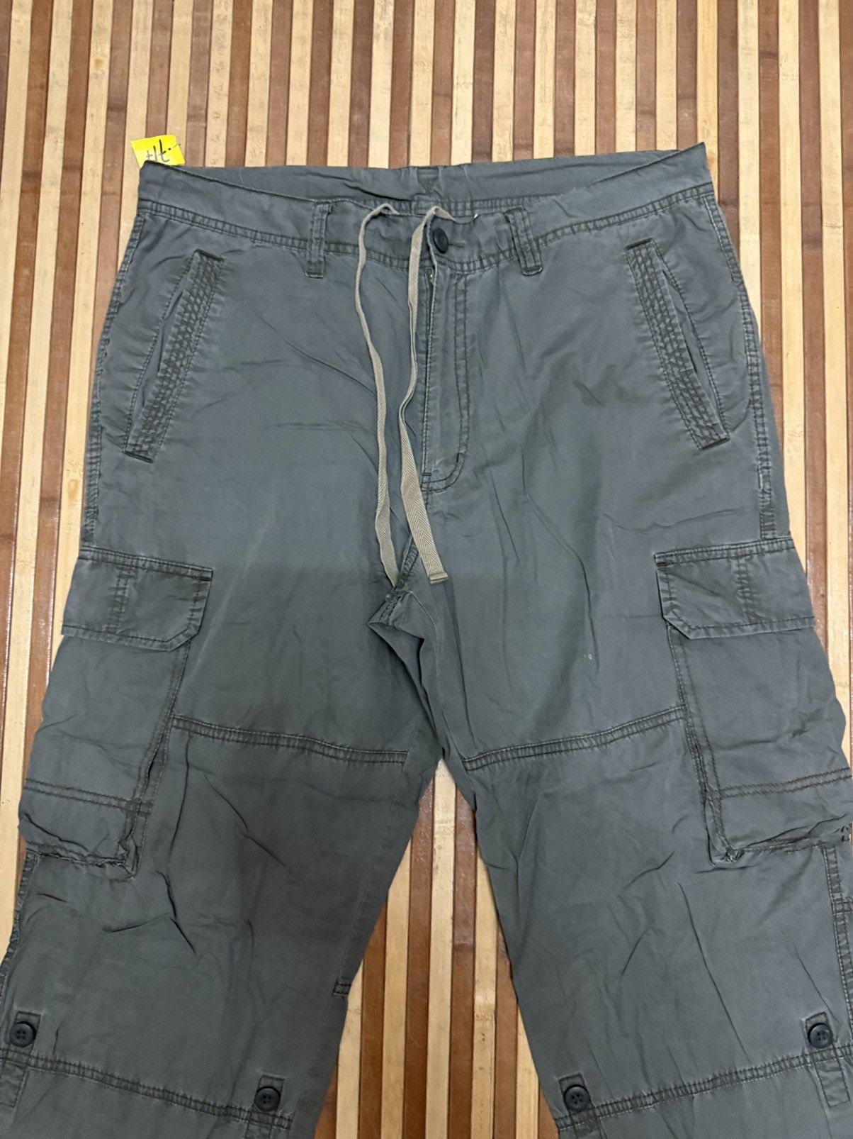Uniqlo UNIQLO Cargo Pants Streetwear Multipocket W34X32 Size US 34 / EU 50 - 2 Thumbnail