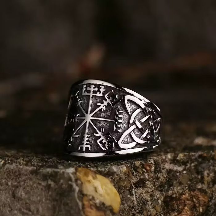 Streetwear Celtic Knot Compass Ring | Grailed