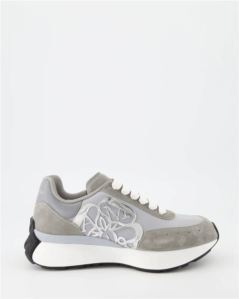 Alexander McQueen o1w1db10725 Sprint Runner in Grey/Silver Size US 8 / EU 41 - 1 Thumbnail