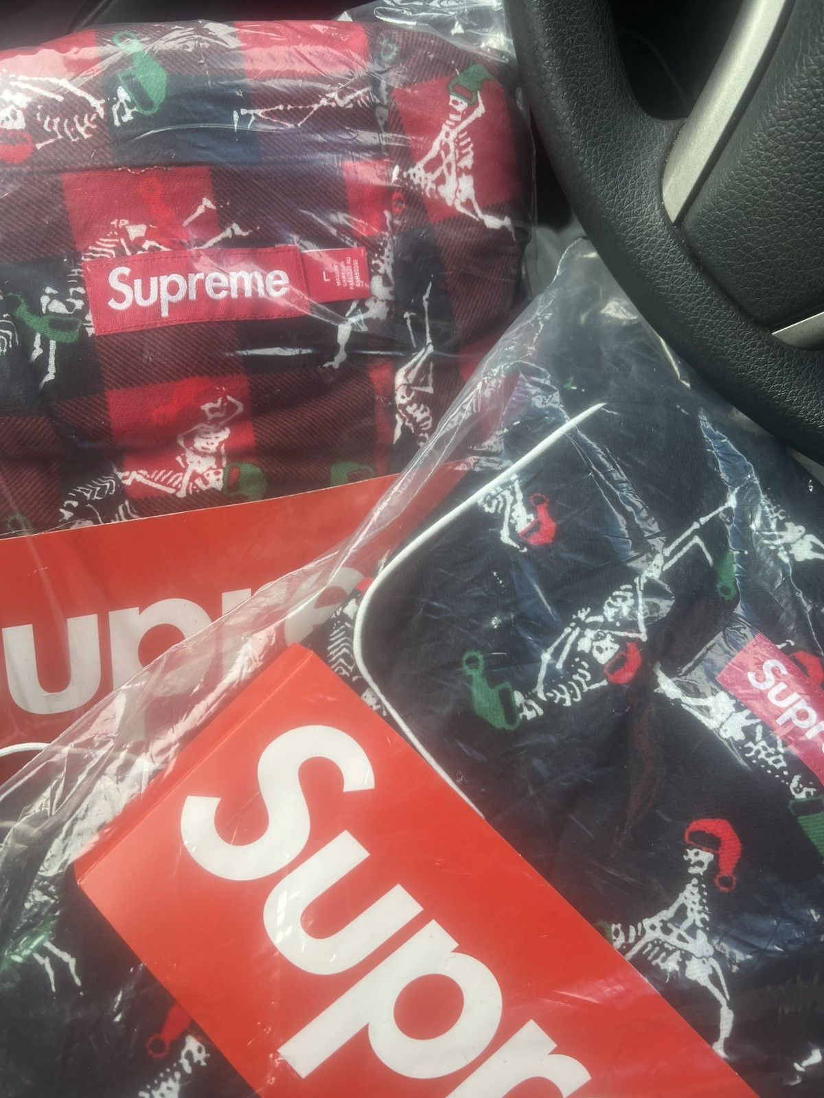Hanes × Supreme Supreme Holiday Pajama Sets size Large Size US L / EU 52-54 / 3 - 1 Thumbnail