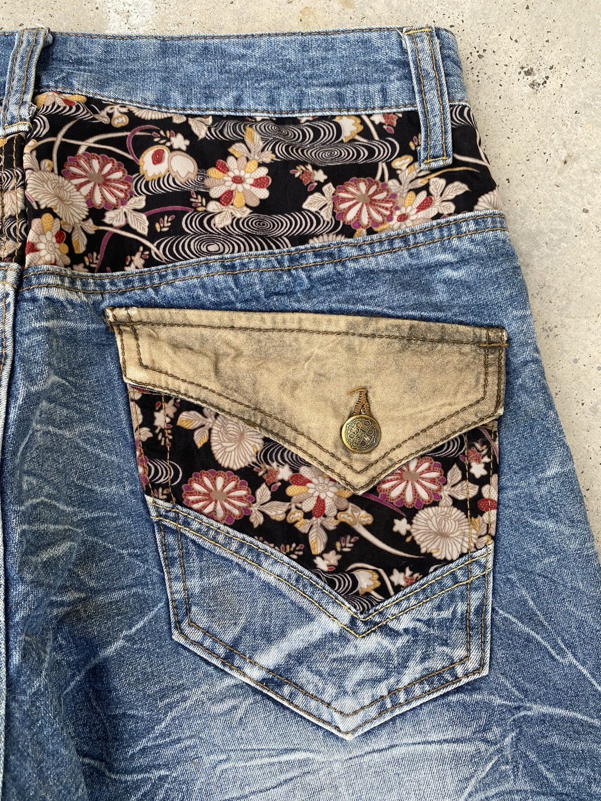 Other 2000s Piko Sukajan Tamashi Karakuri Styled Jorts Size US 32 / EU 48 - 3 Thumbnail