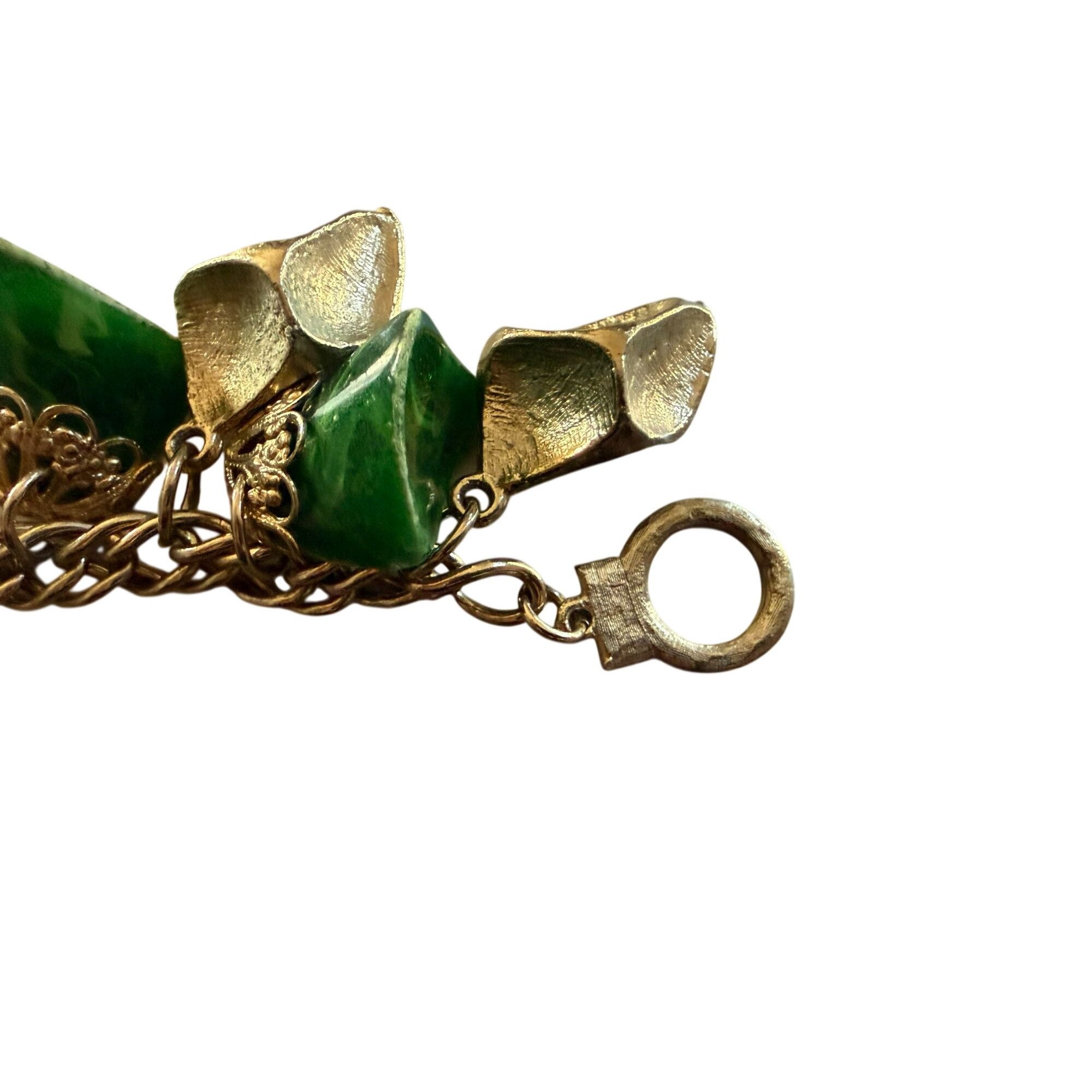 Other Vintage Brushed Silver Tone Chunky Bracelet With Green Lucit Size ONE SIZE - 8 Thumbnail