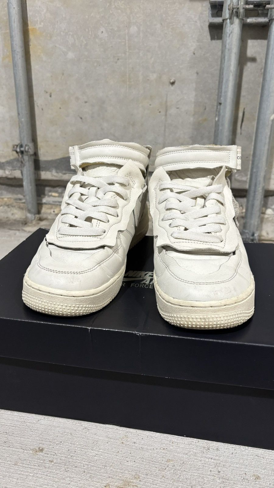 Comme des Garcons × Nike Comme Des Garçons Nike Air Force 1 Mid Size US 7 / EU 40 - 2 Thumbnail