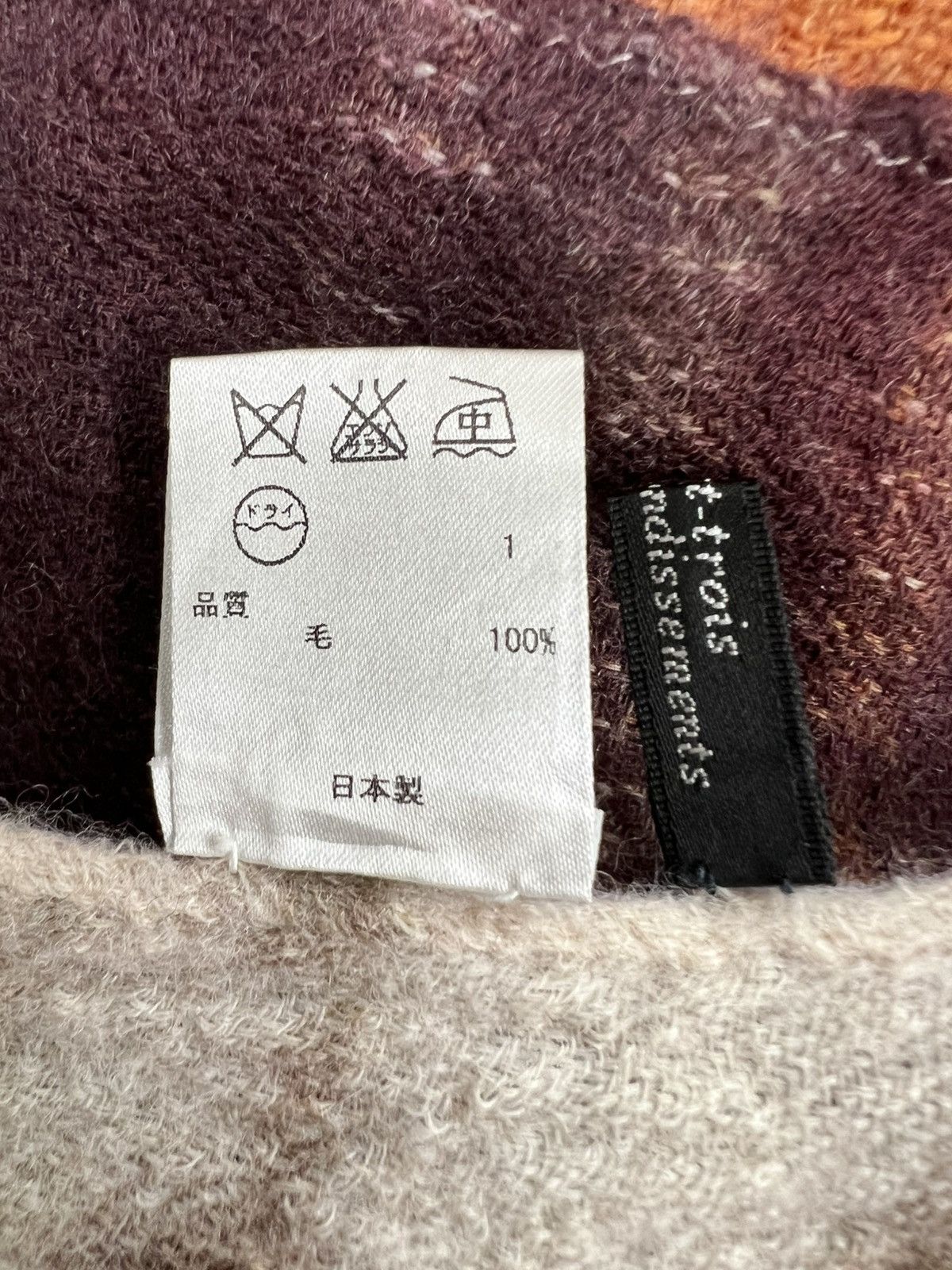 Japanese Brand 23KU Editorial Collage Graphic Scarf JPG Inspired Aesthetic Size ONE SIZE - 8 Thumbnail