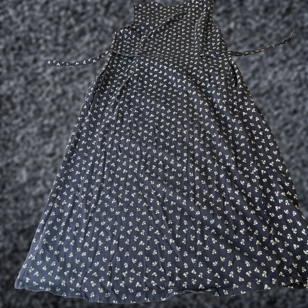Vintage The Vermont Country Store Women Pintuck Floral Sleeveless Midi Dress M Navy Blue Floral Sleeveless Midi Dress Womens Size M / US 6-8 / IT 42-44 - 1 Thumbnail