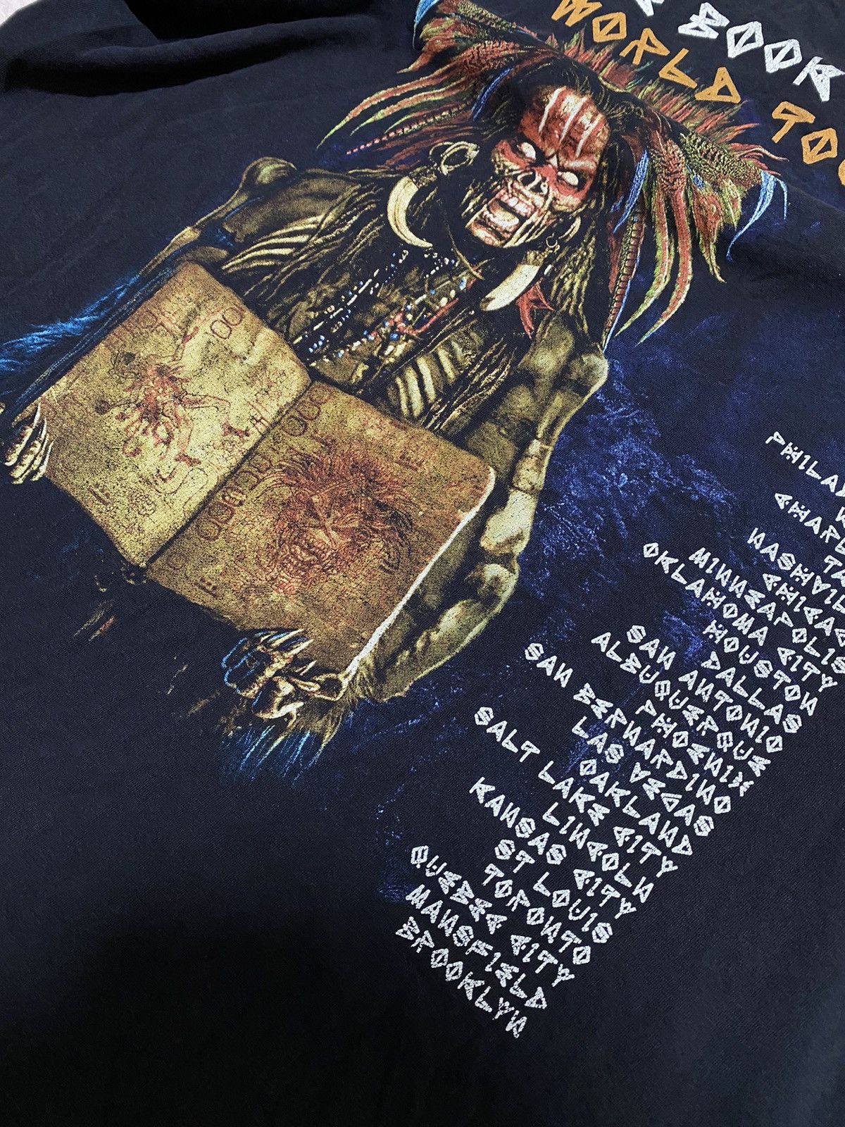 Iron Maiden Vintage Iron Maiden 2017 World Tour Shirt The Book of Souls Size US XL / EU 56 / 4 - 13 Thumbnail