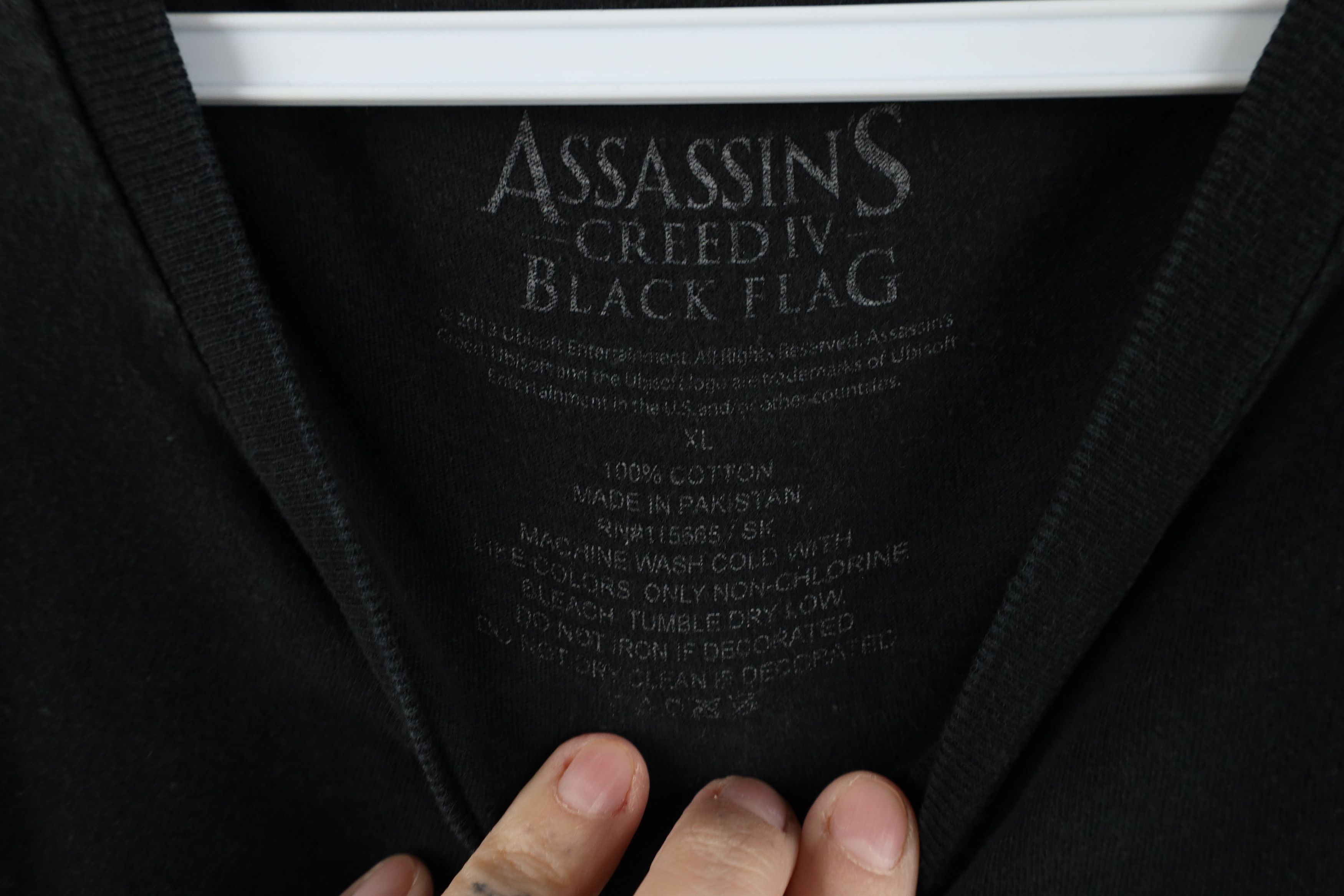 Vintage Vintage Y2K Assassins Creed IV Black Flag Video Game T-Shirt Size US XL / EU 56 / 4 - 8 Thumbnail