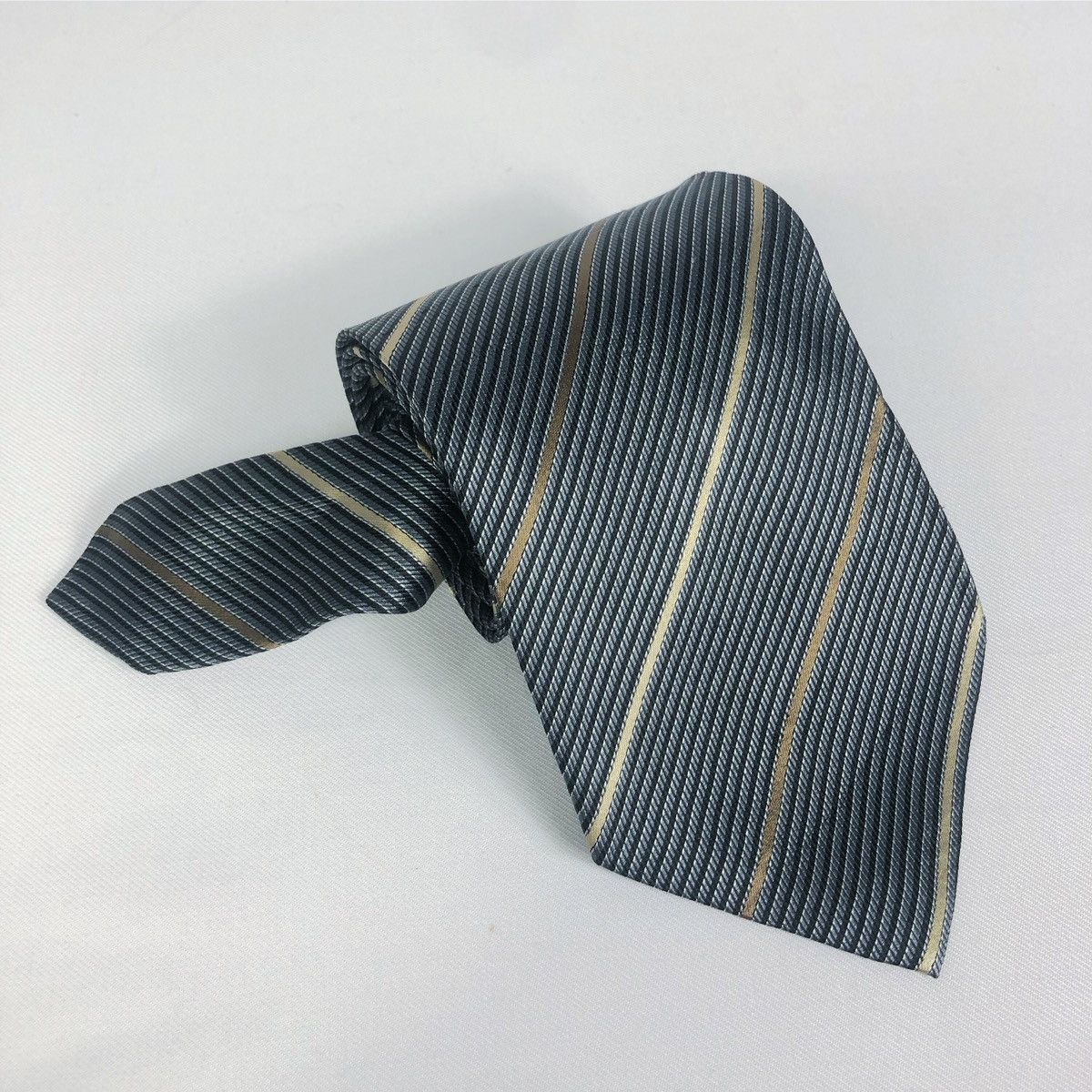 Ermenegildo Zegna Rare Ermenegildo Zegna Stripes Silk Tie Made in Italy Size ONE SIZE - 8 Thumbnail