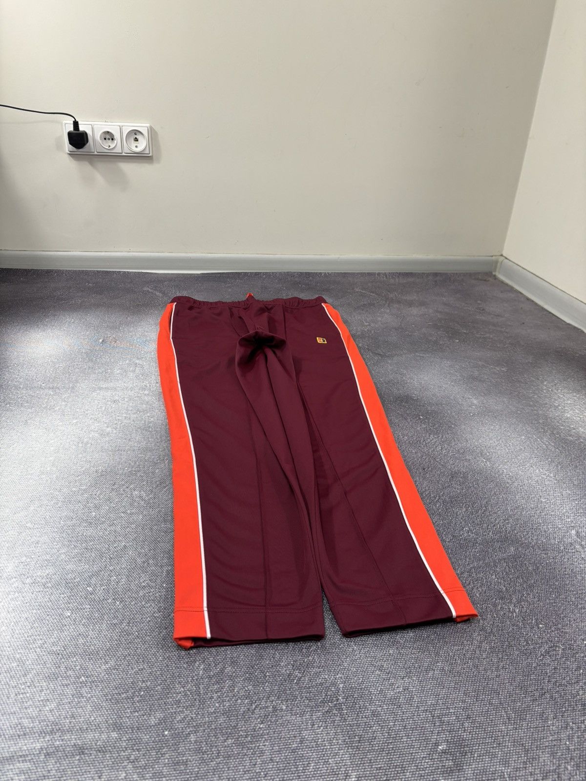 Nike Nike Court NWT Men’s Heritage Dark Red/Orange Tennis Pants Size US 32 / EU 48 - 3 Thumbnail