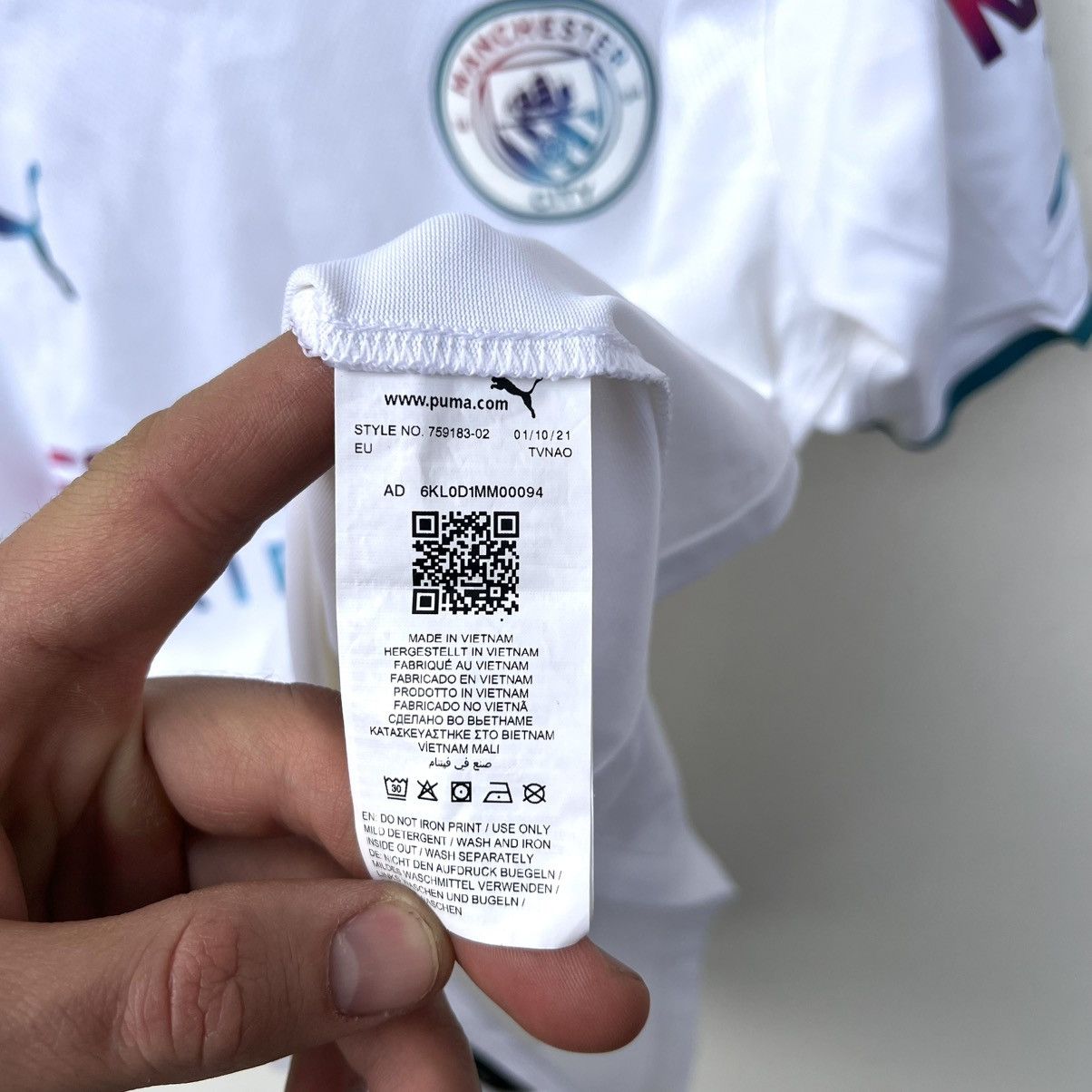 Puma Puma 2021 2022 Manchester City soccer jersey Size US S / EU 44-46 / 1 - 8 Thumbnail