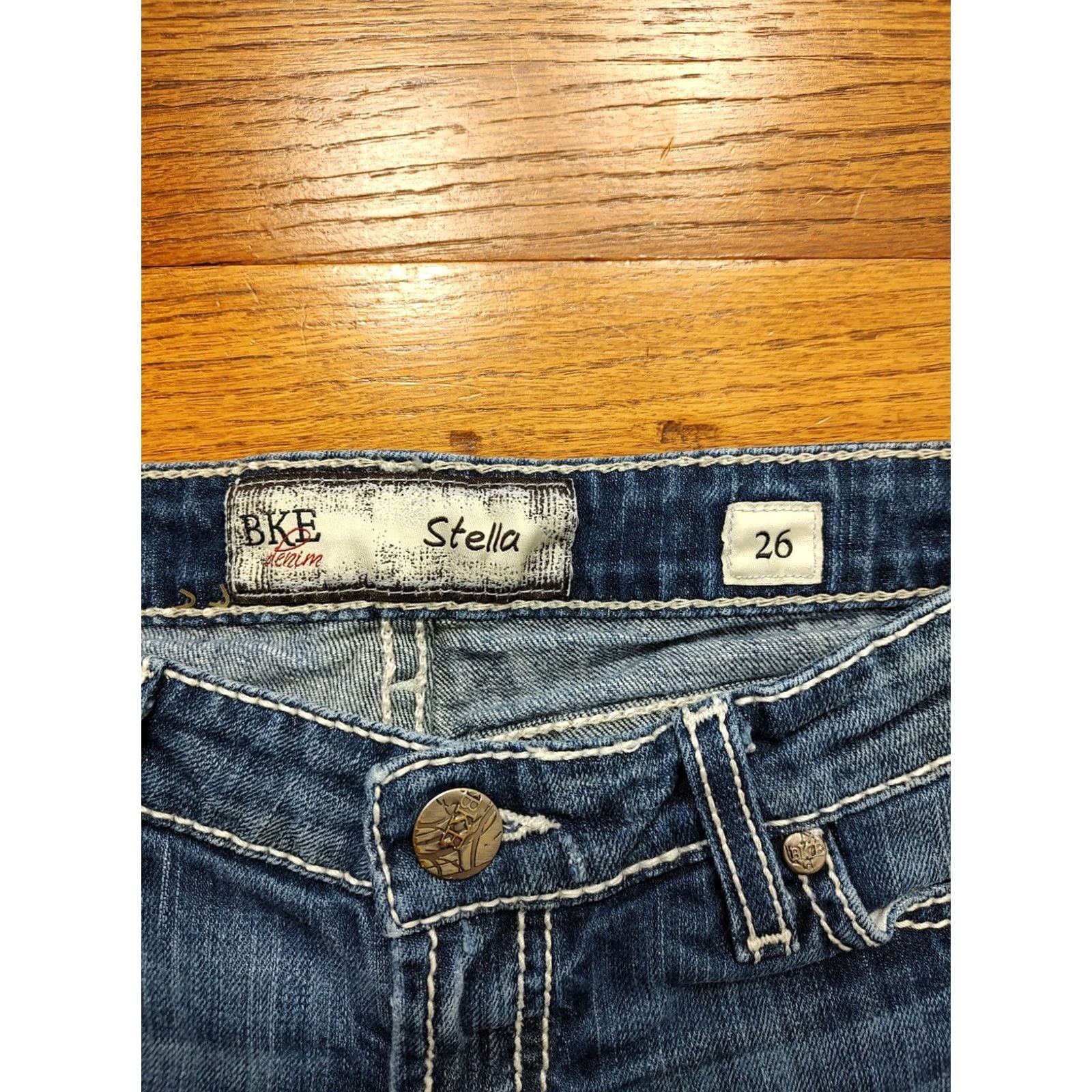 Vintage BKE Denim Shorts Womens Bermuda 26 Blue Distressed 5-Pocket Button Casual Travel Modern American Stella 6in Rise Jeans Distressed Casual Whiskers Size 26" / US 2 / IT 38 - 5 Thumbnail