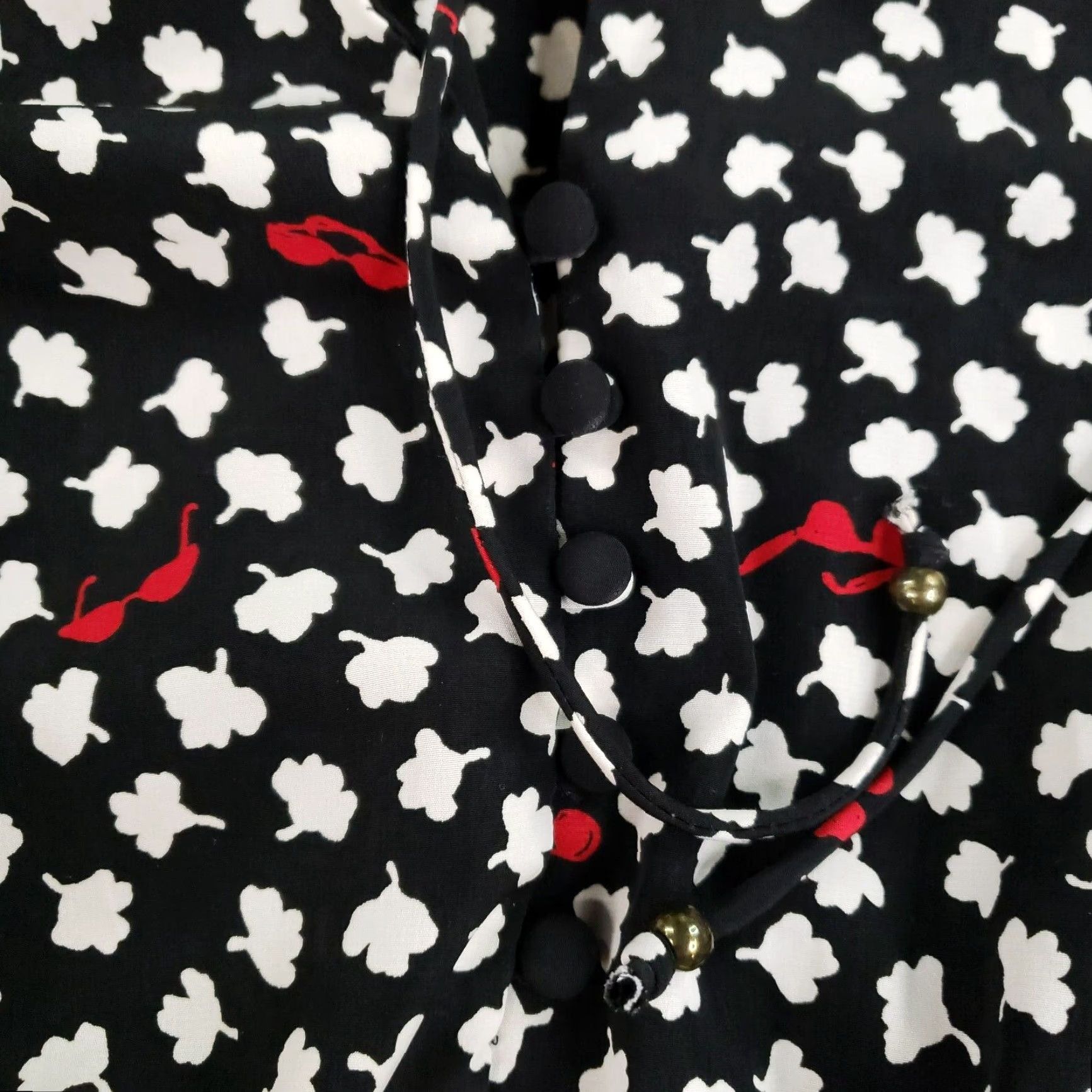 Vintage Maeve Dress Womens Small Short Sleeve Black Red White Floral Mini V-Neck Pullover Size 28" / US 6 / IT 42 - 7 Thumbnail