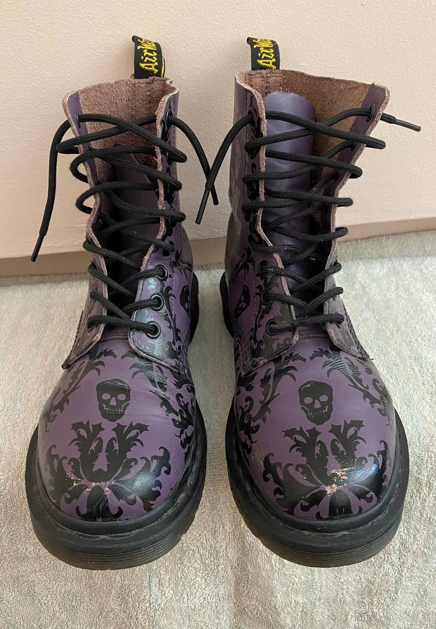 Dr. Martens 📌 Dr Martens 1460 Pascal Cassidy Soft Purple Leather Skulls Size US 8 / IT 38 - 2 Thumbnail