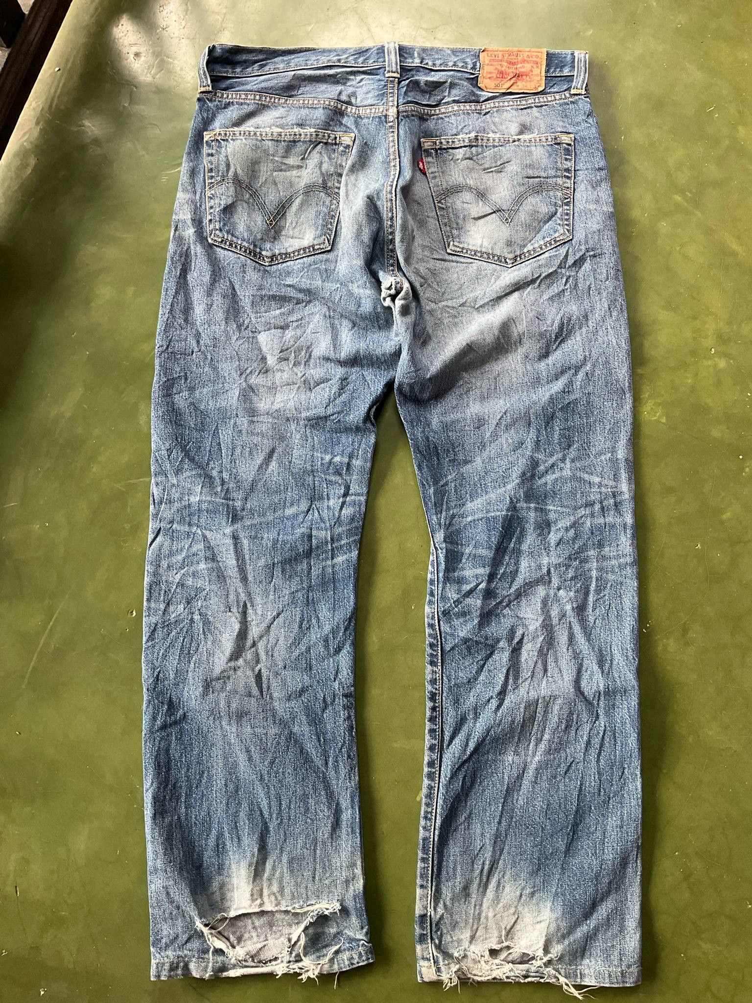 Levi's × Levi's Vintage Clothing 🔥 Vintage Levis 501 Distressed Kurt Cobain Style Jeans Size US 34 / EU 50 - 6 Thumbnail