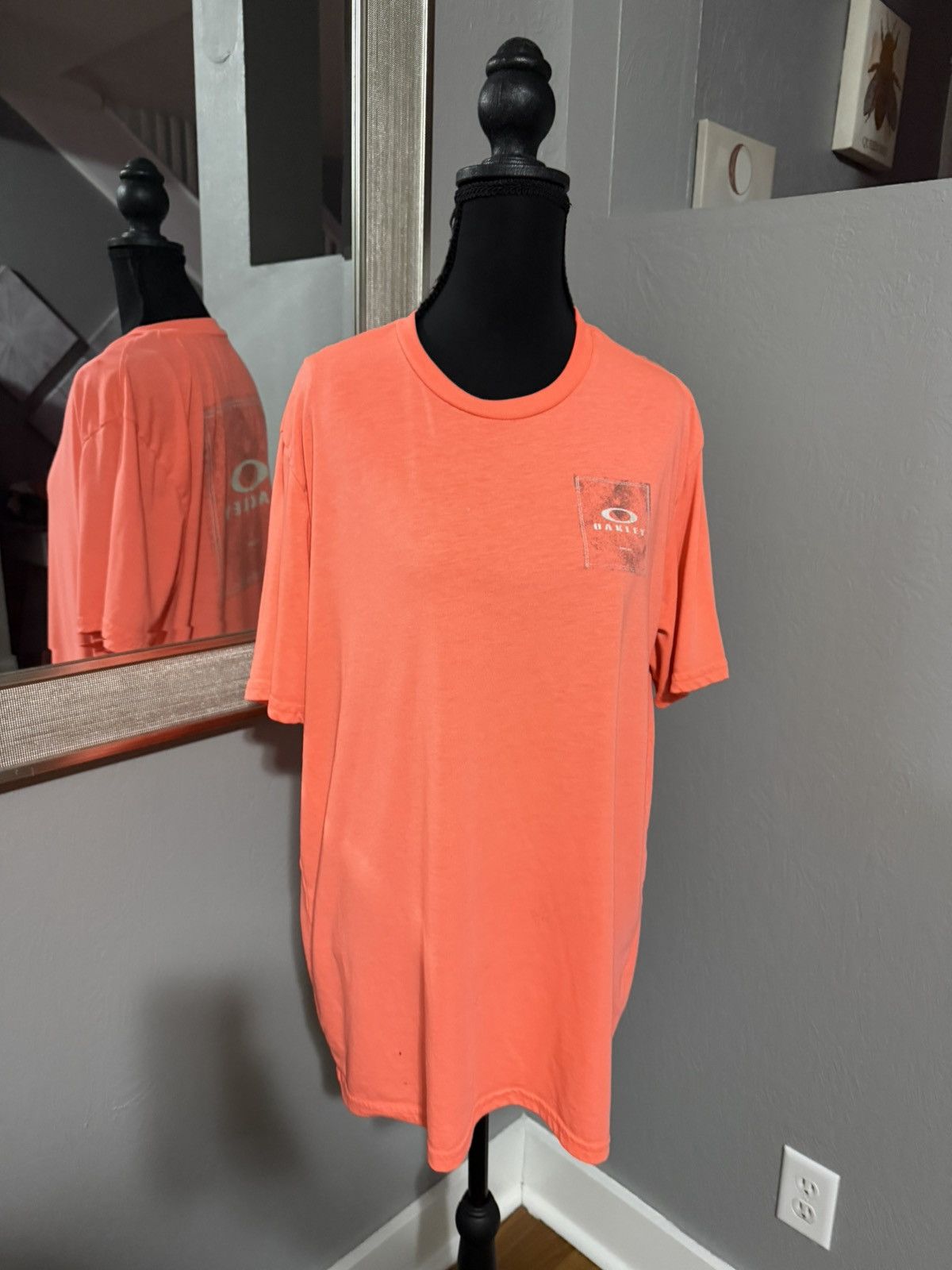 Buckle Black Buckle 4 Shirt Bundle Size XL. 2 Hurley, 1 Oakley, & 1 Veece Size US XL / EU 56 / 4 - 2 Thumbnail